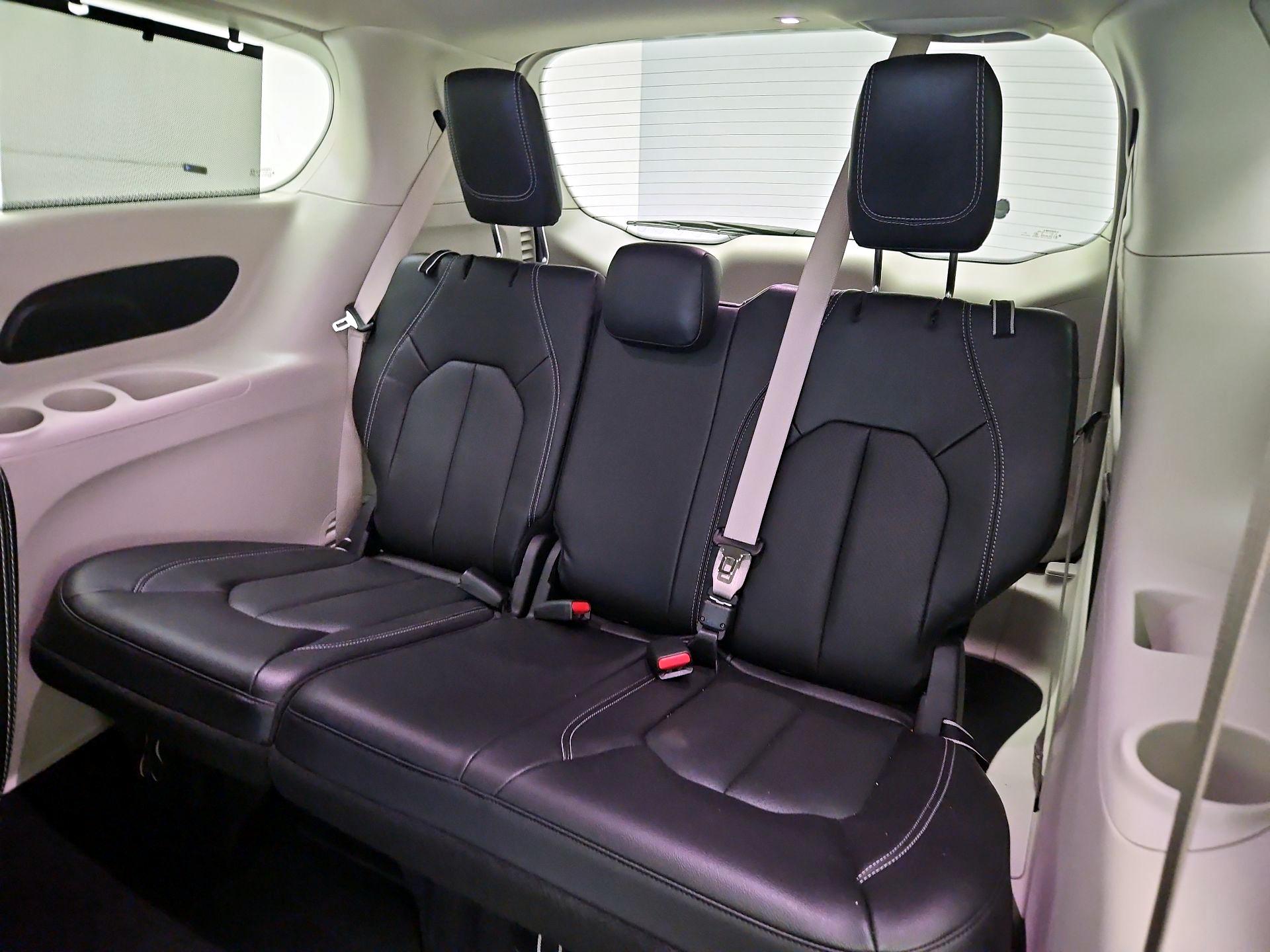 Thumbnail: 2022 Chrysler Pacifica - 20