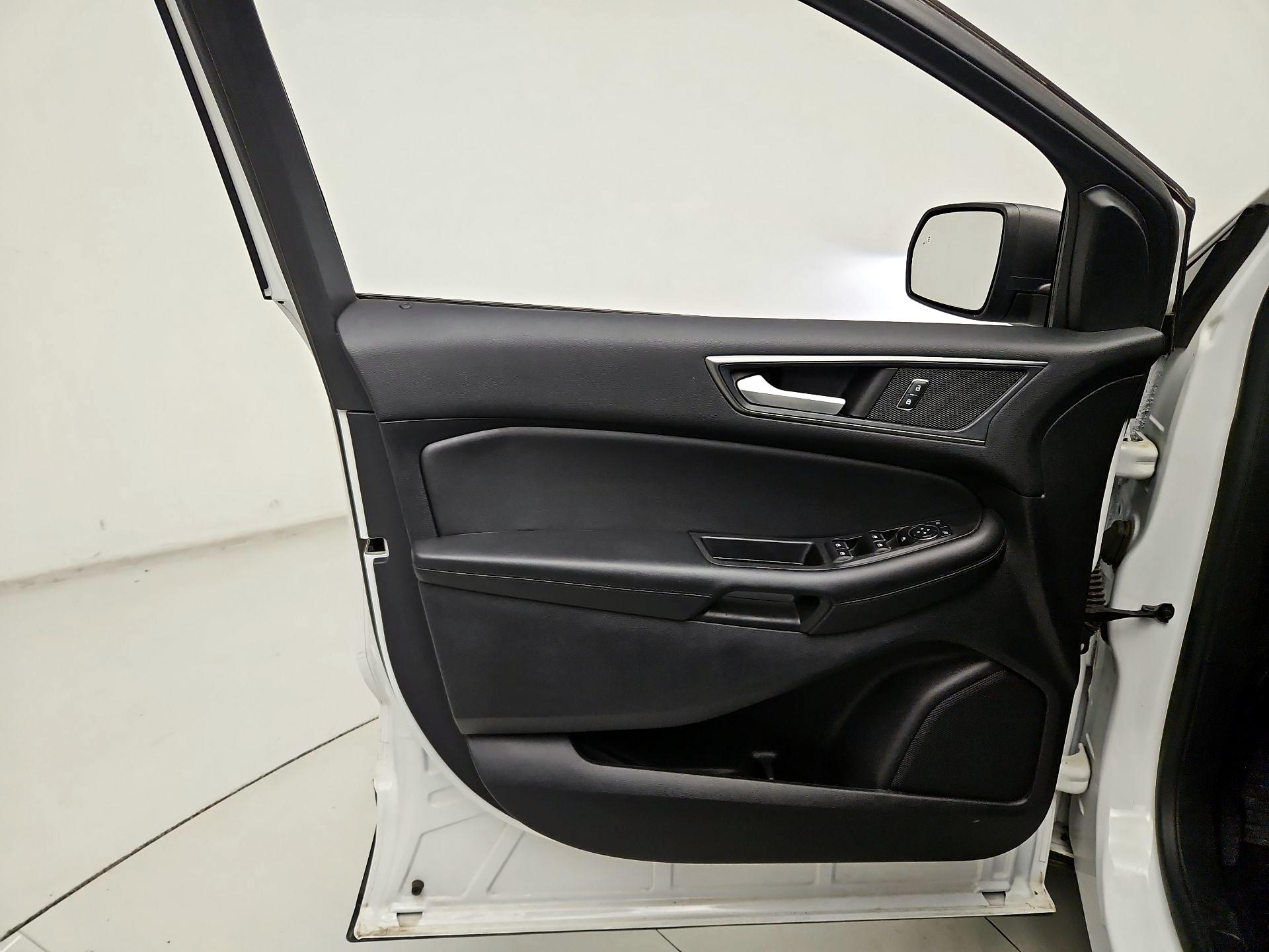 Thumbnail: 2020 Ford Edge - 12