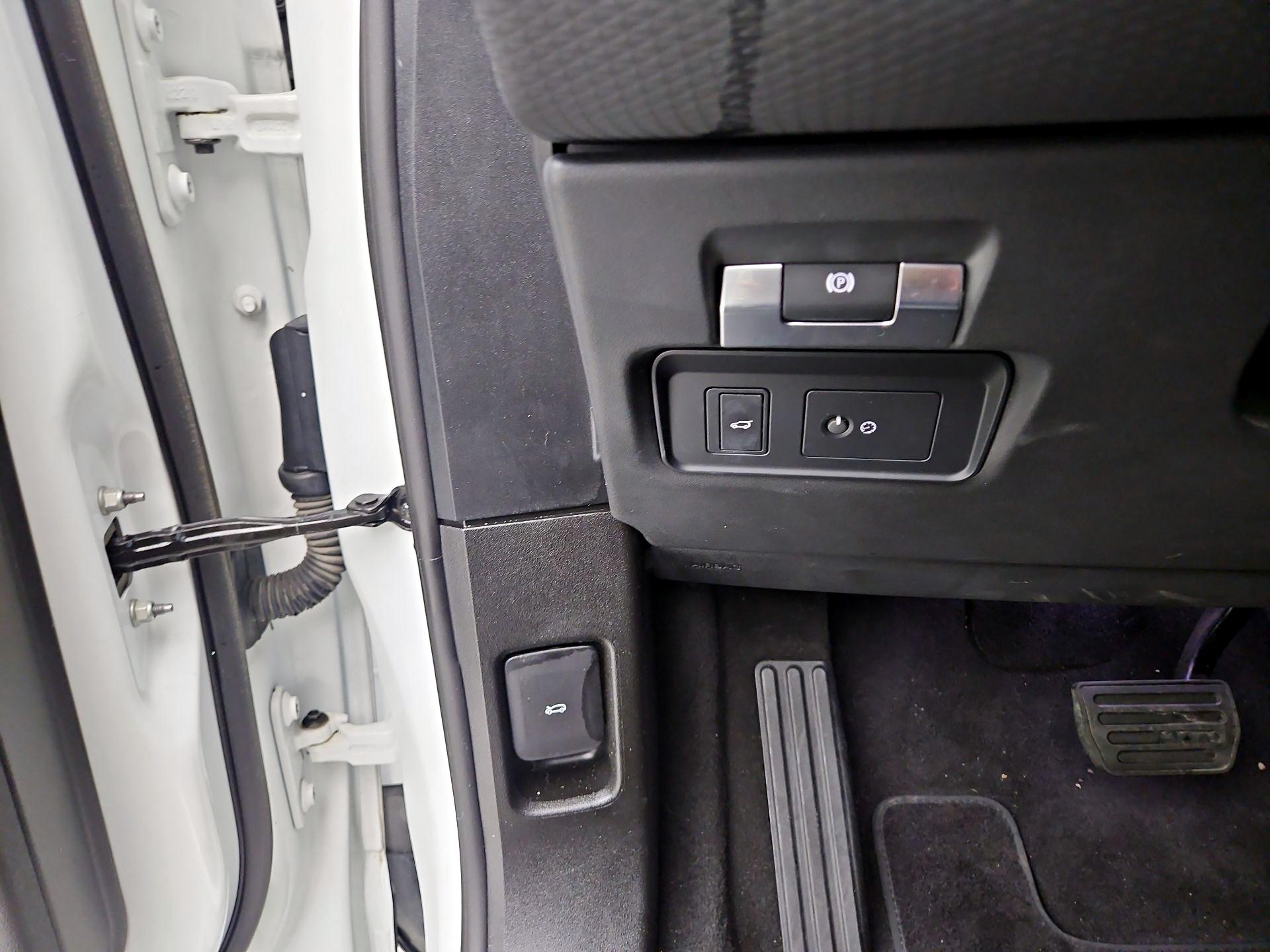 Thumbnail: 2021 Land Rover Range Rover Evoque - 13