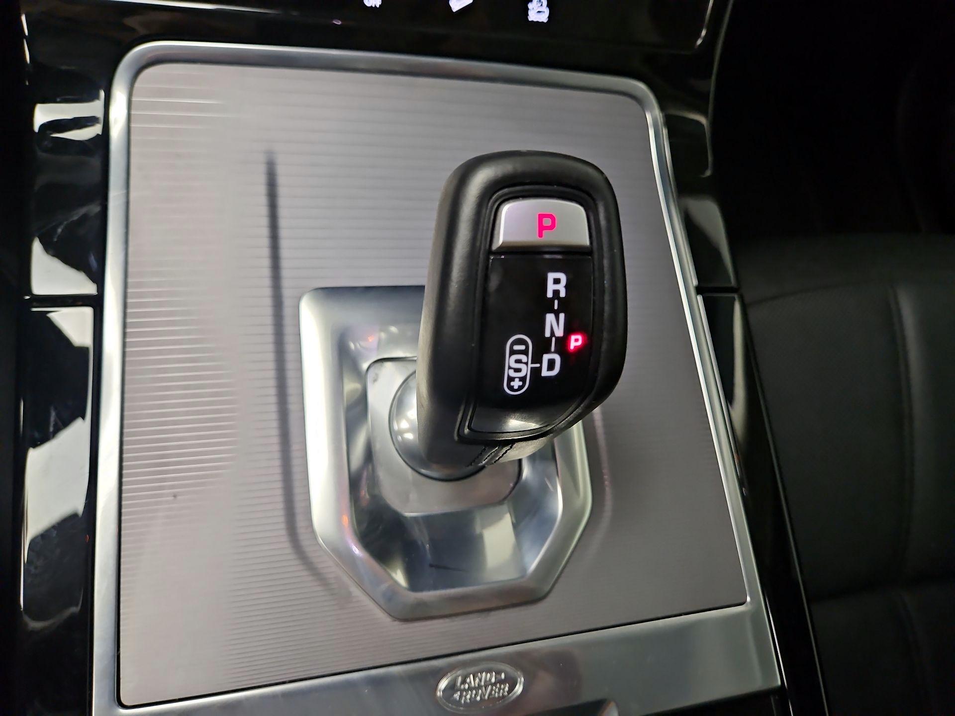 Thumbnail: 2021 Land Rover Range Rover Evoque - 18