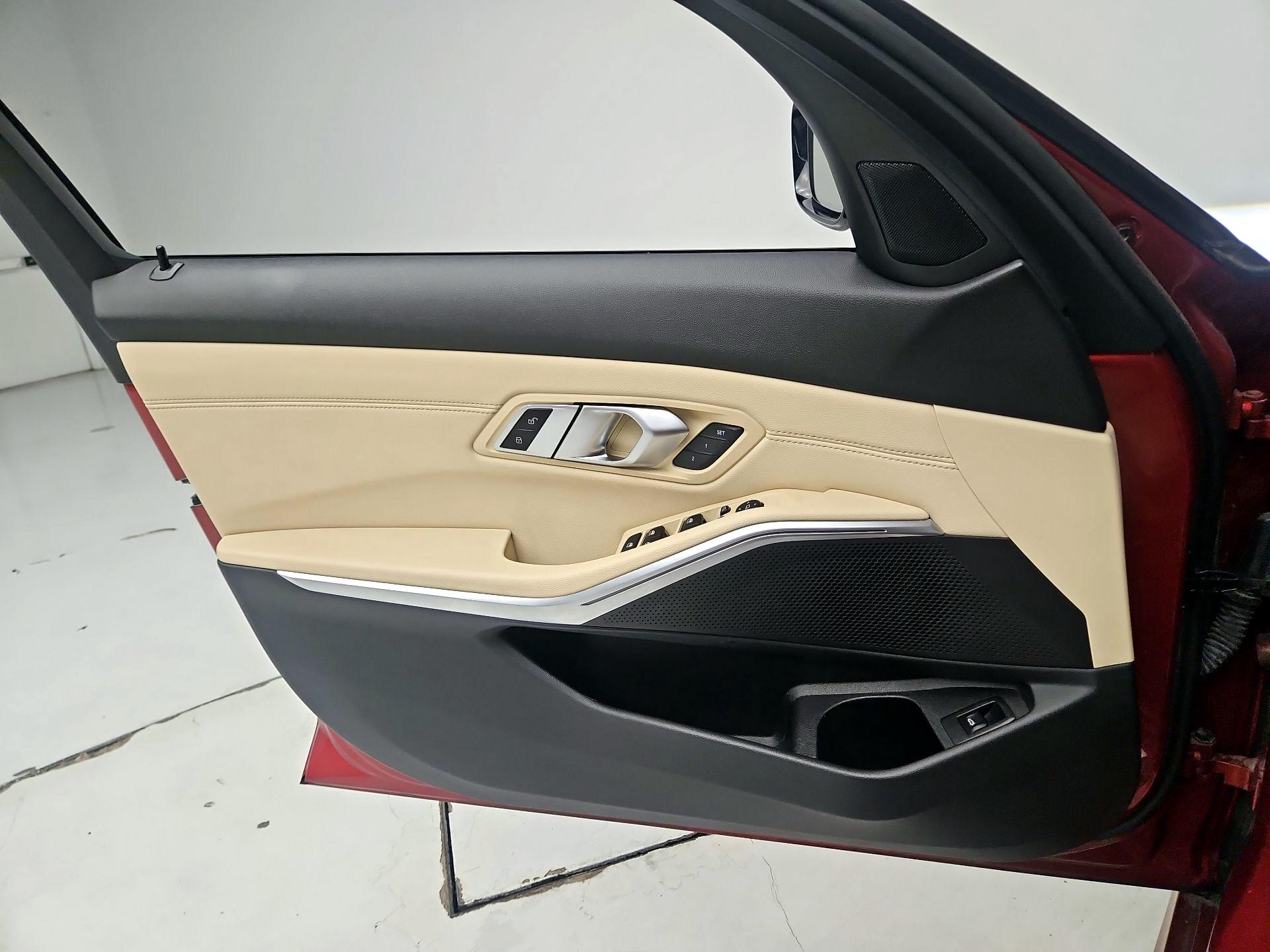 Thumbnail: 2021 BMW 3 Series - 12