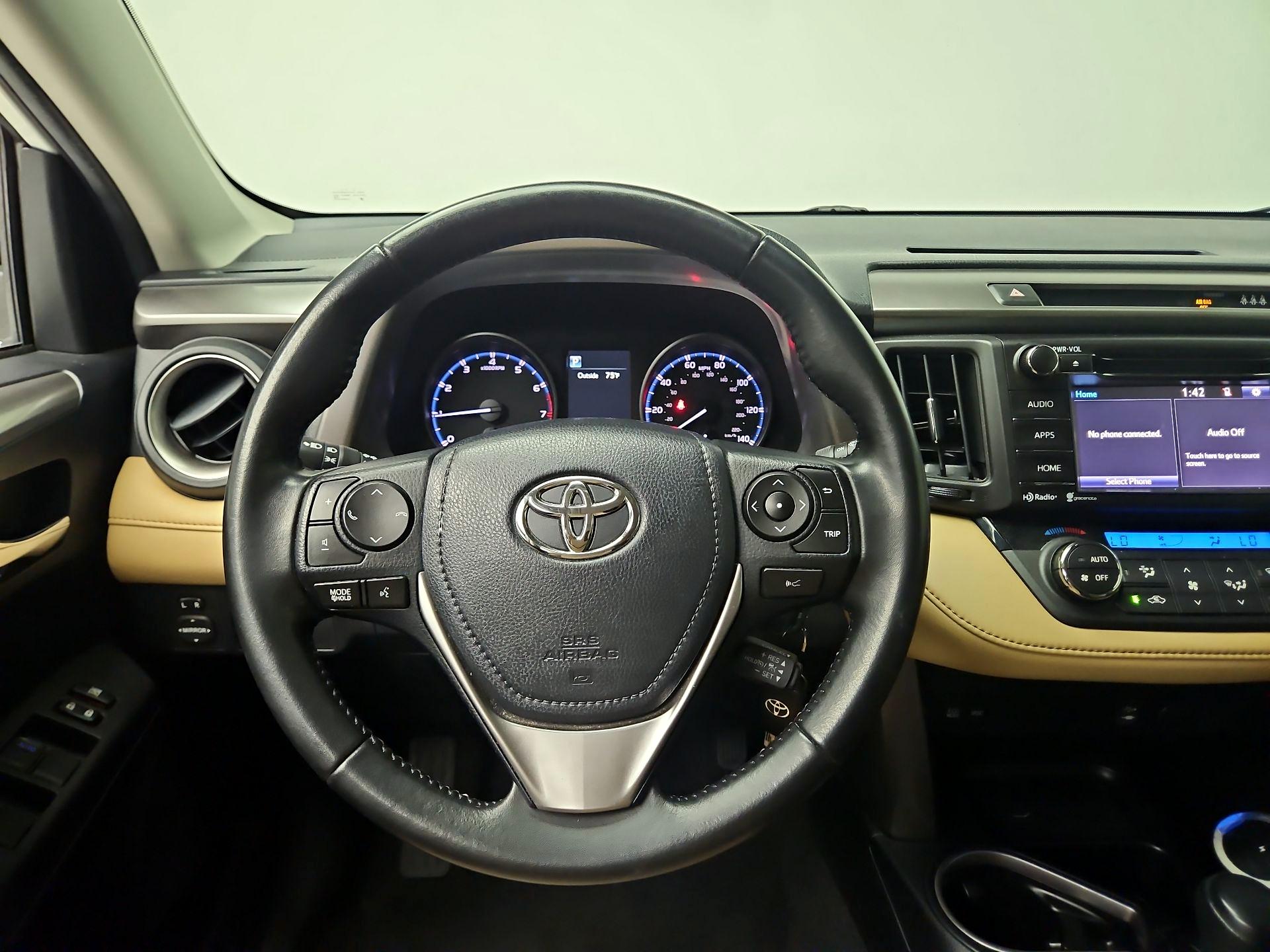 Thumbnail: 2017 Toyota RAV4 - 10