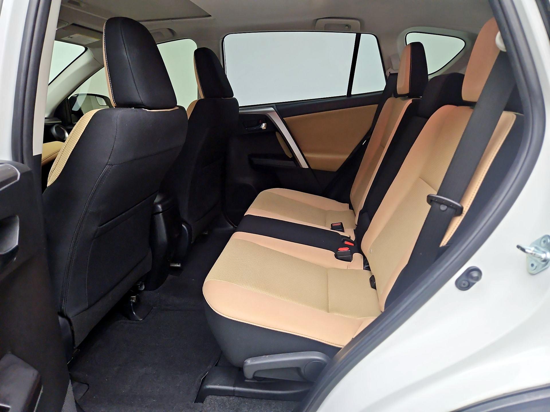 Thumbnail: 2017 Toyota RAV4 - 20