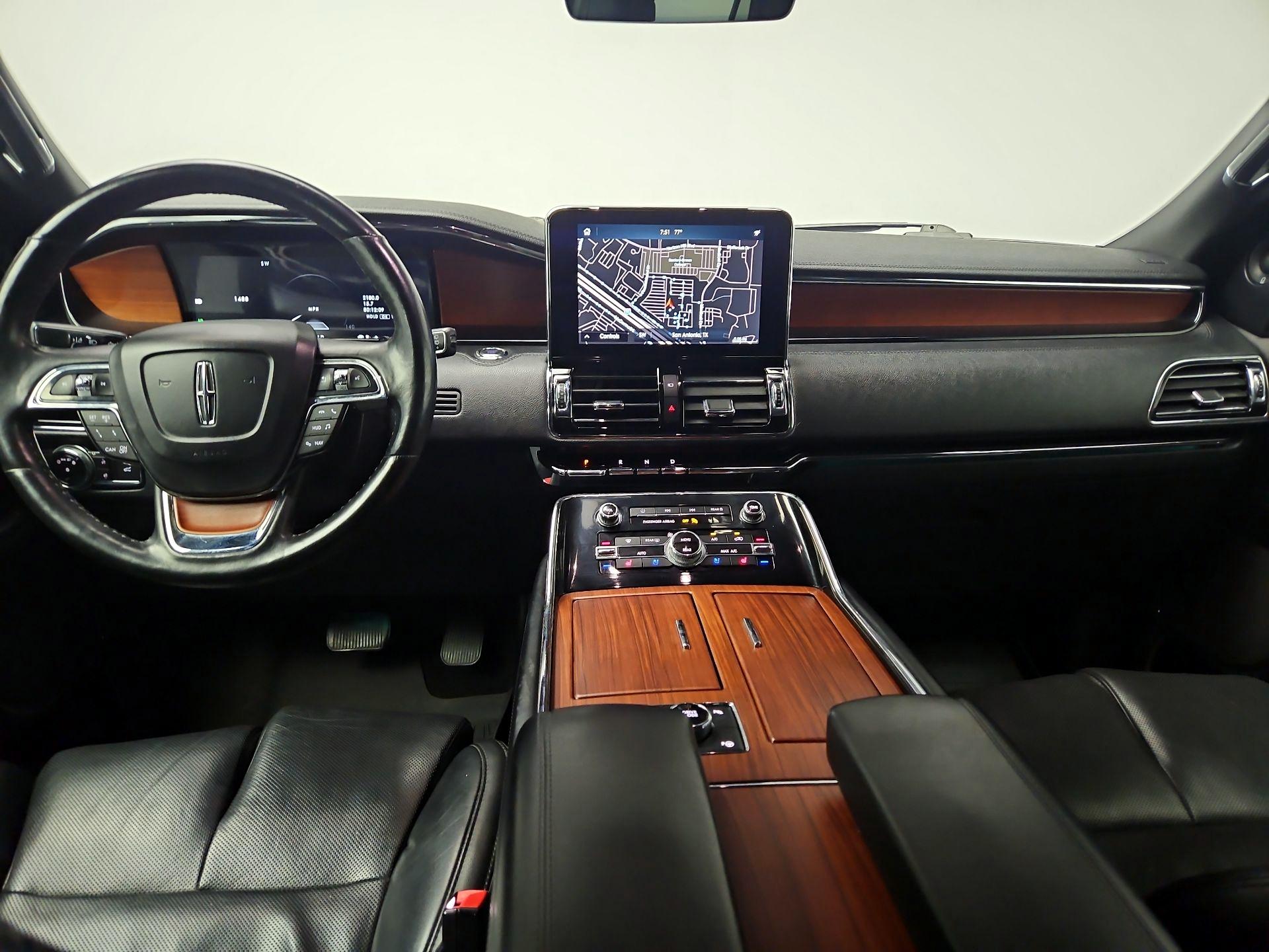 Thumbnail: 2020 Lincoln Navigator - 9
