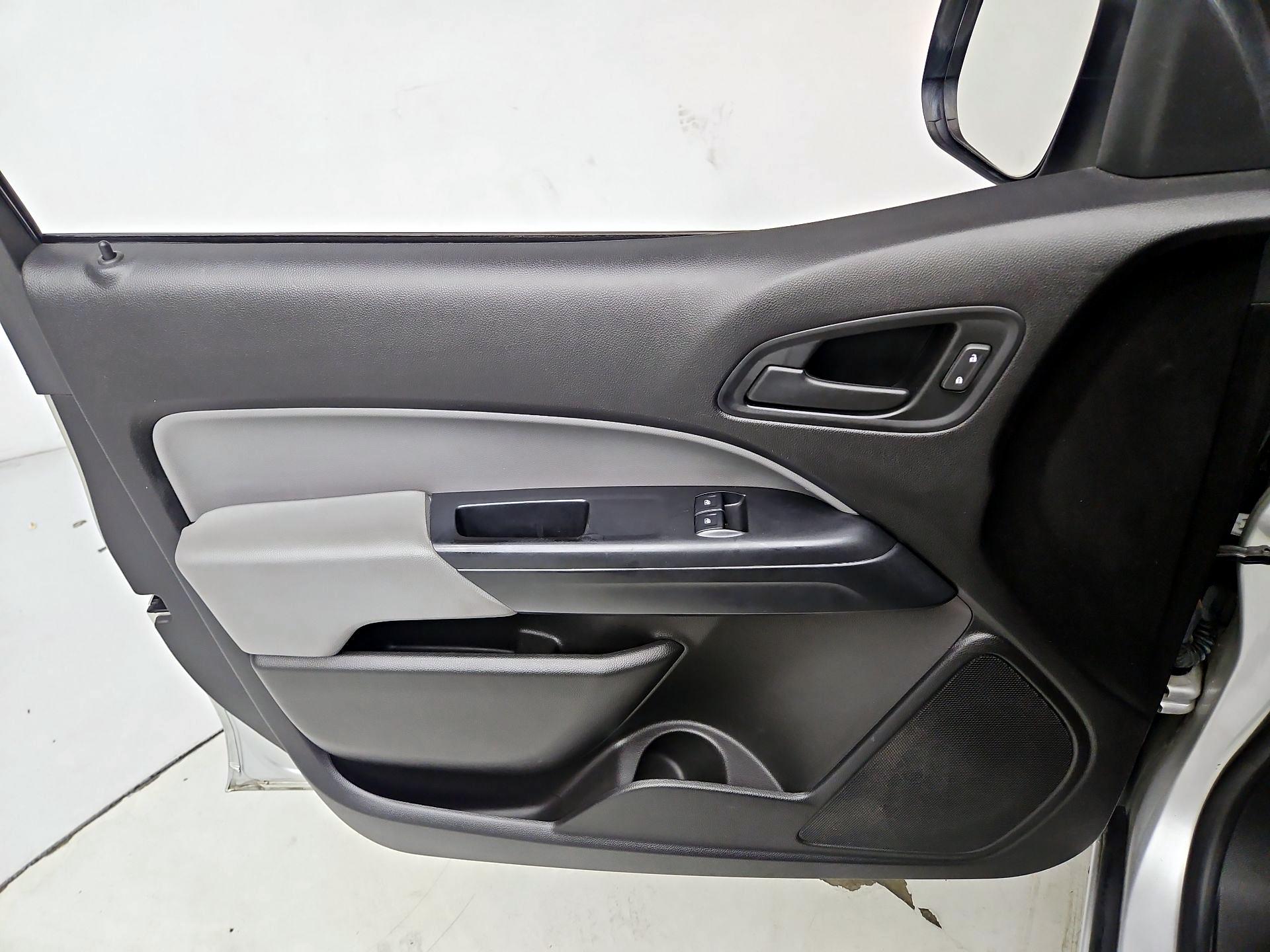 Thumbnail: 2019 Chevrolet Colorado - 12