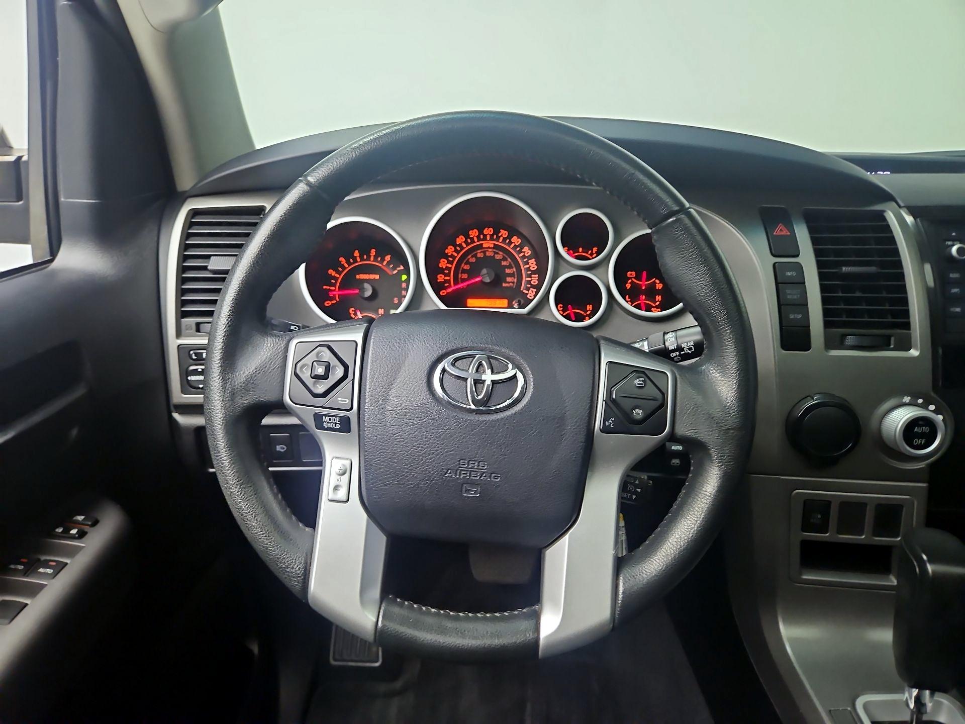 Thumbnail: 2015 Toyota Sequoia - 10
