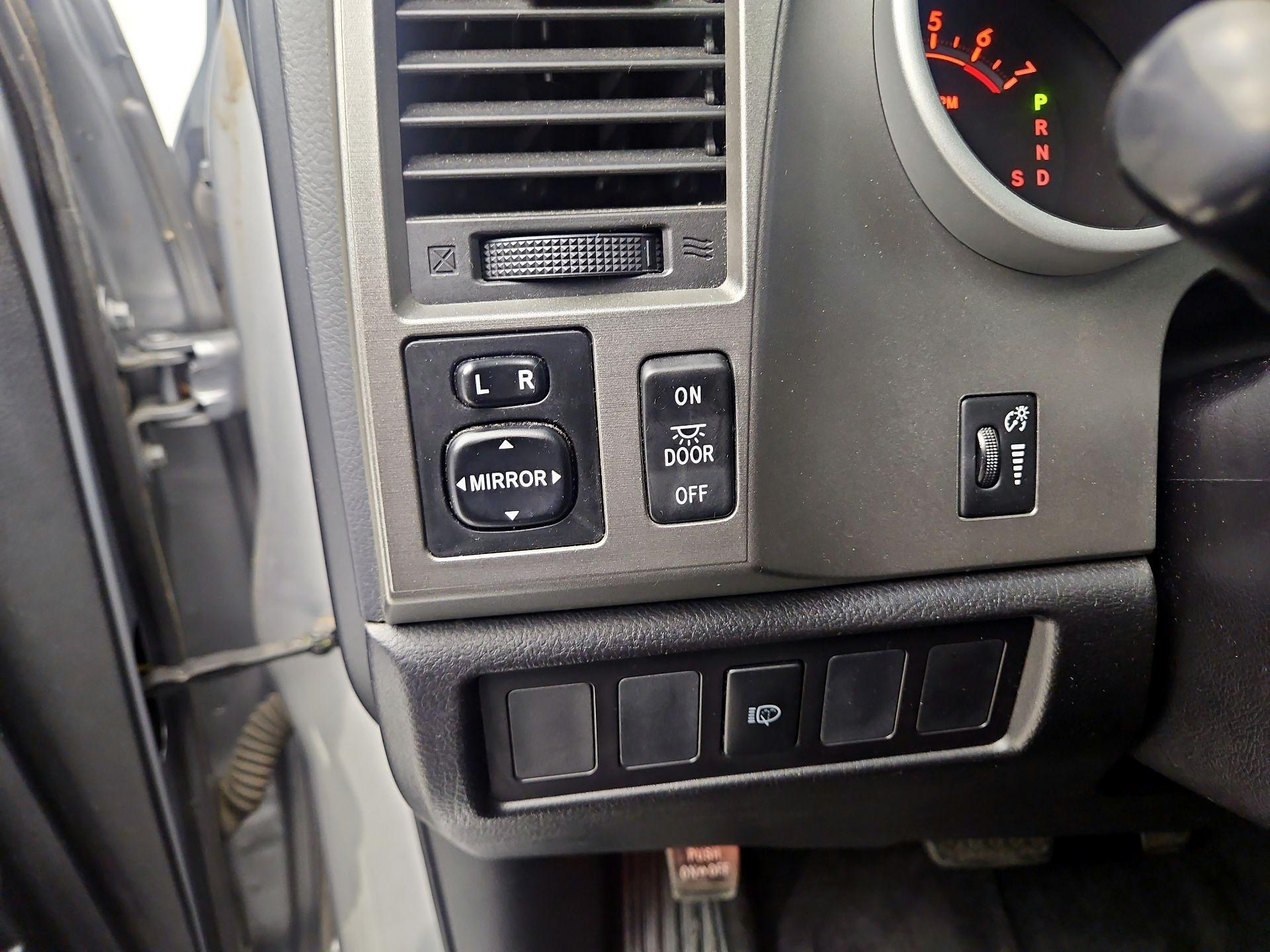 Thumbnail: 2015 Toyota Sequoia - 13
