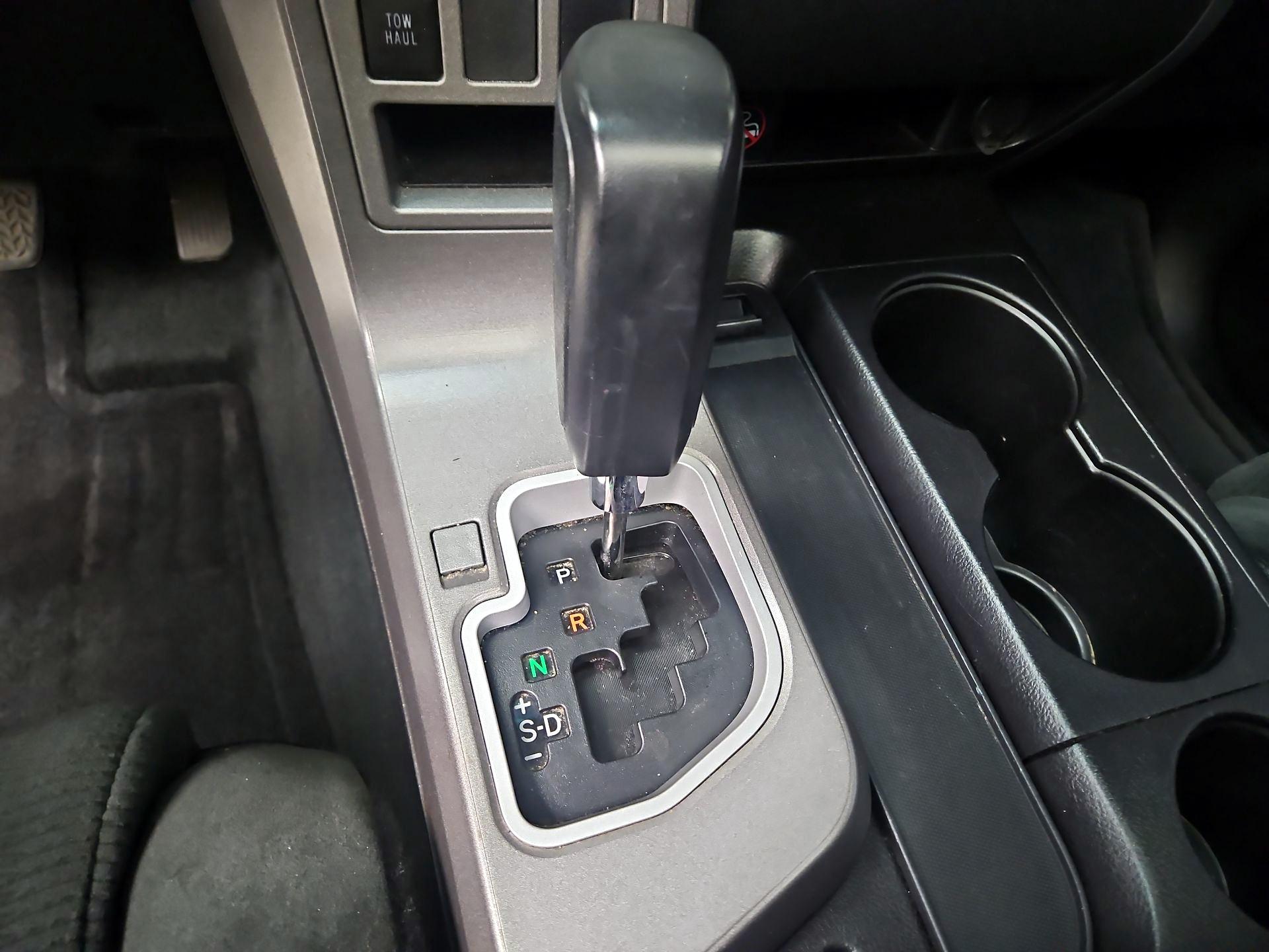 Thumbnail: 2015 Toyota Sequoia - 17
