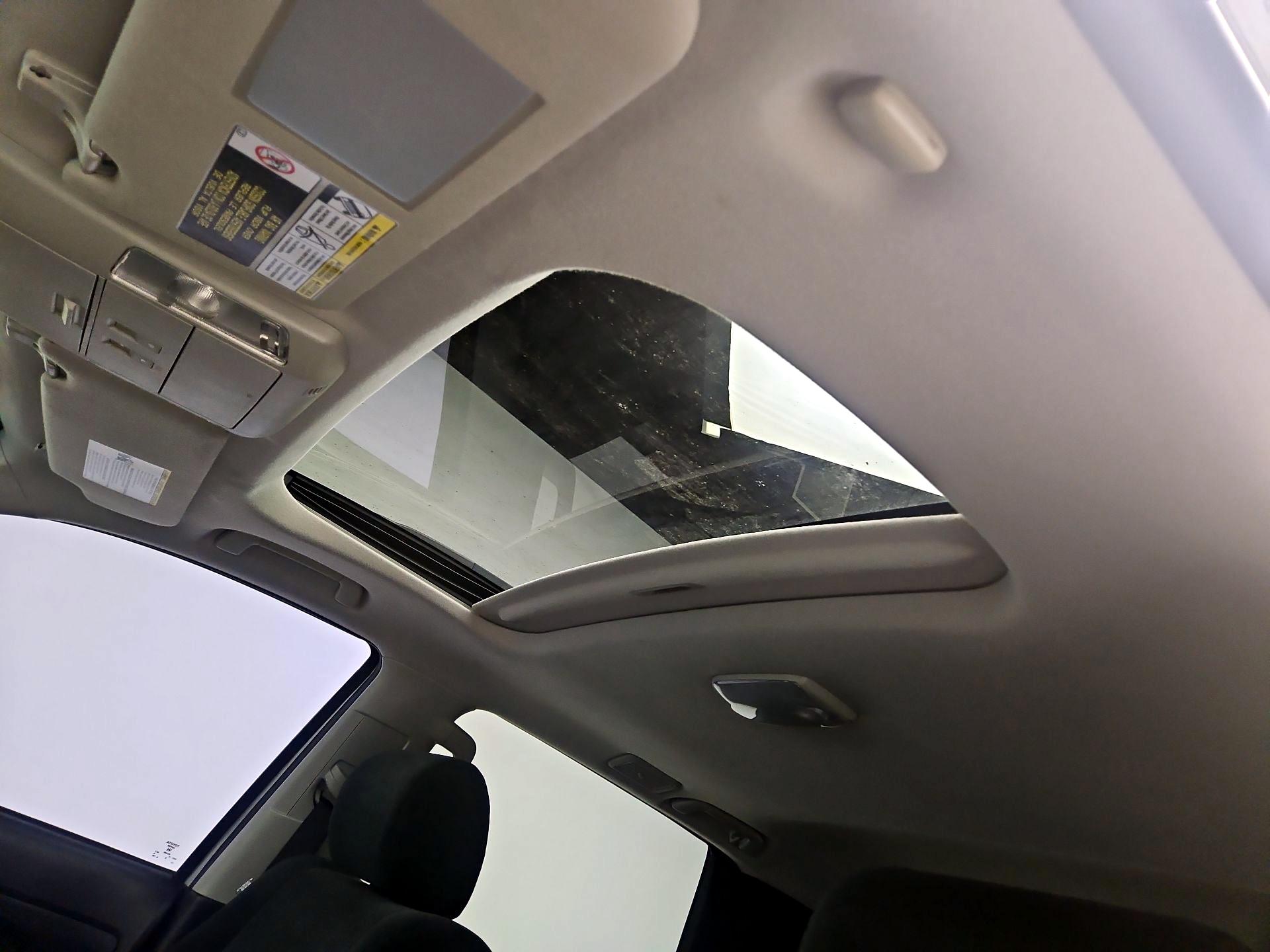 Thumbnail: 2015 Toyota Sequoia - 18