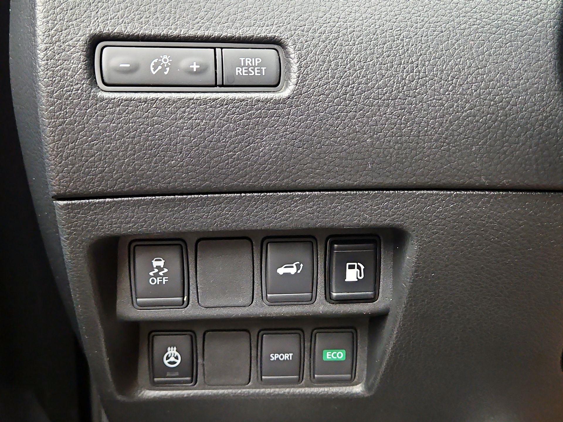 Thumbnail: 2018 Nissan Rogue - 13