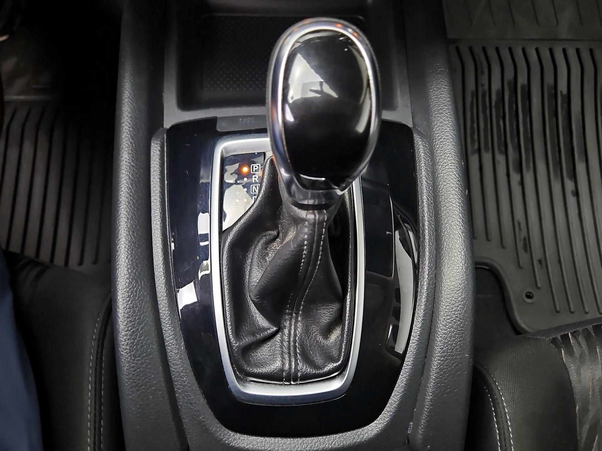 Thumbnail: 2018 Nissan Rogue - 18