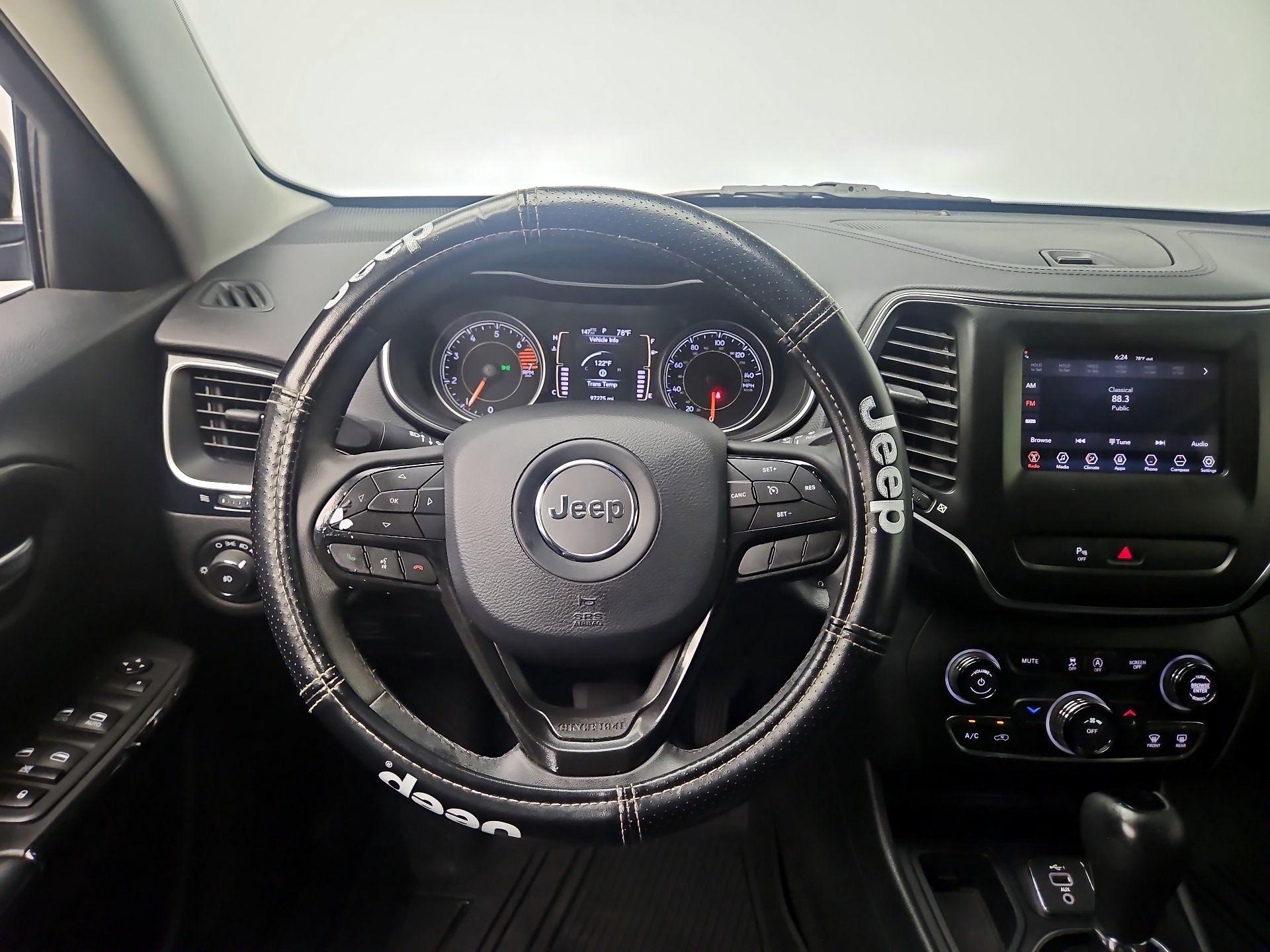 Thumbnail: 2020 Jeep Cherokee - 10