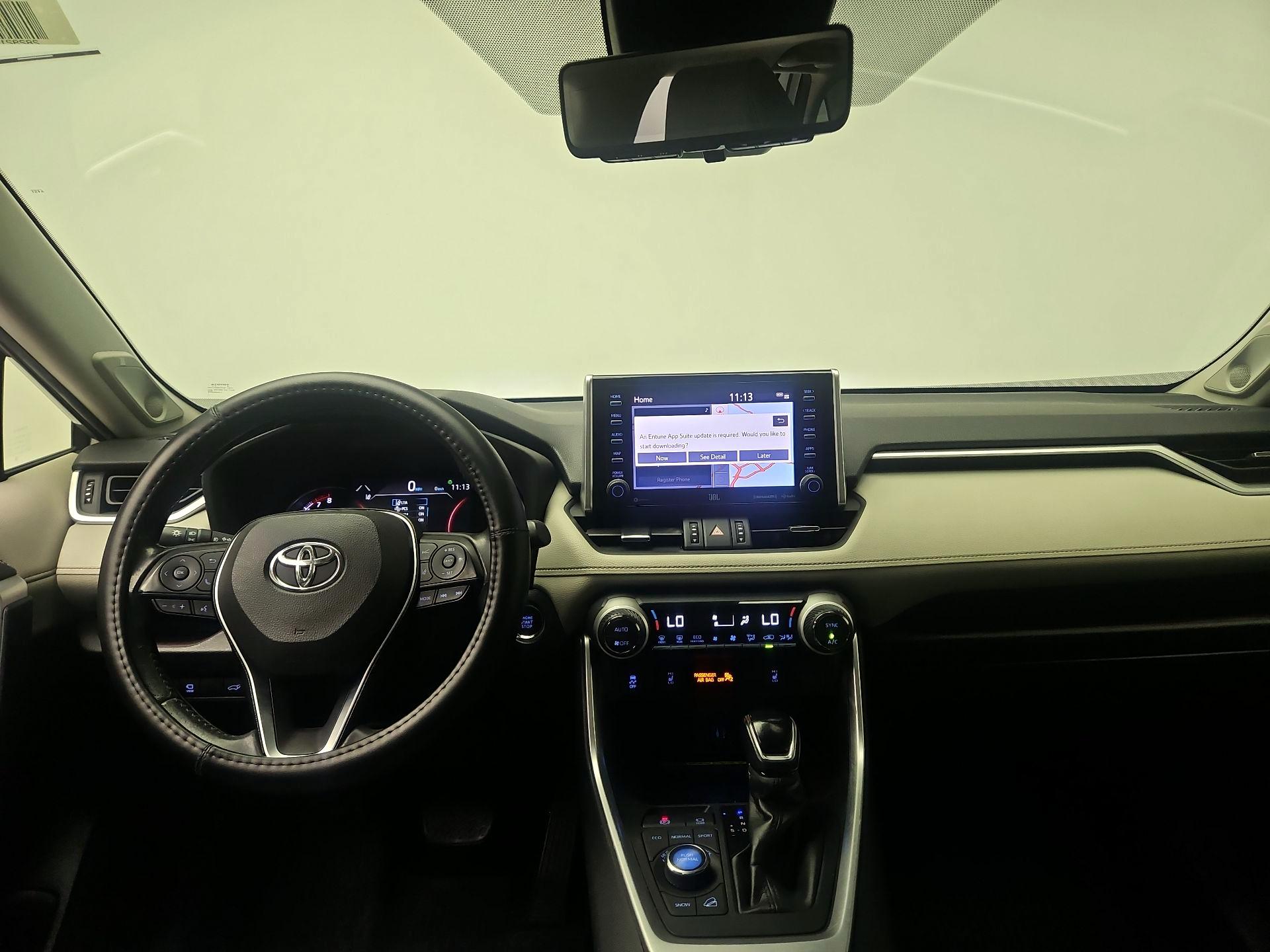 Thumbnail: 2019 Toyota RAV4 - 9