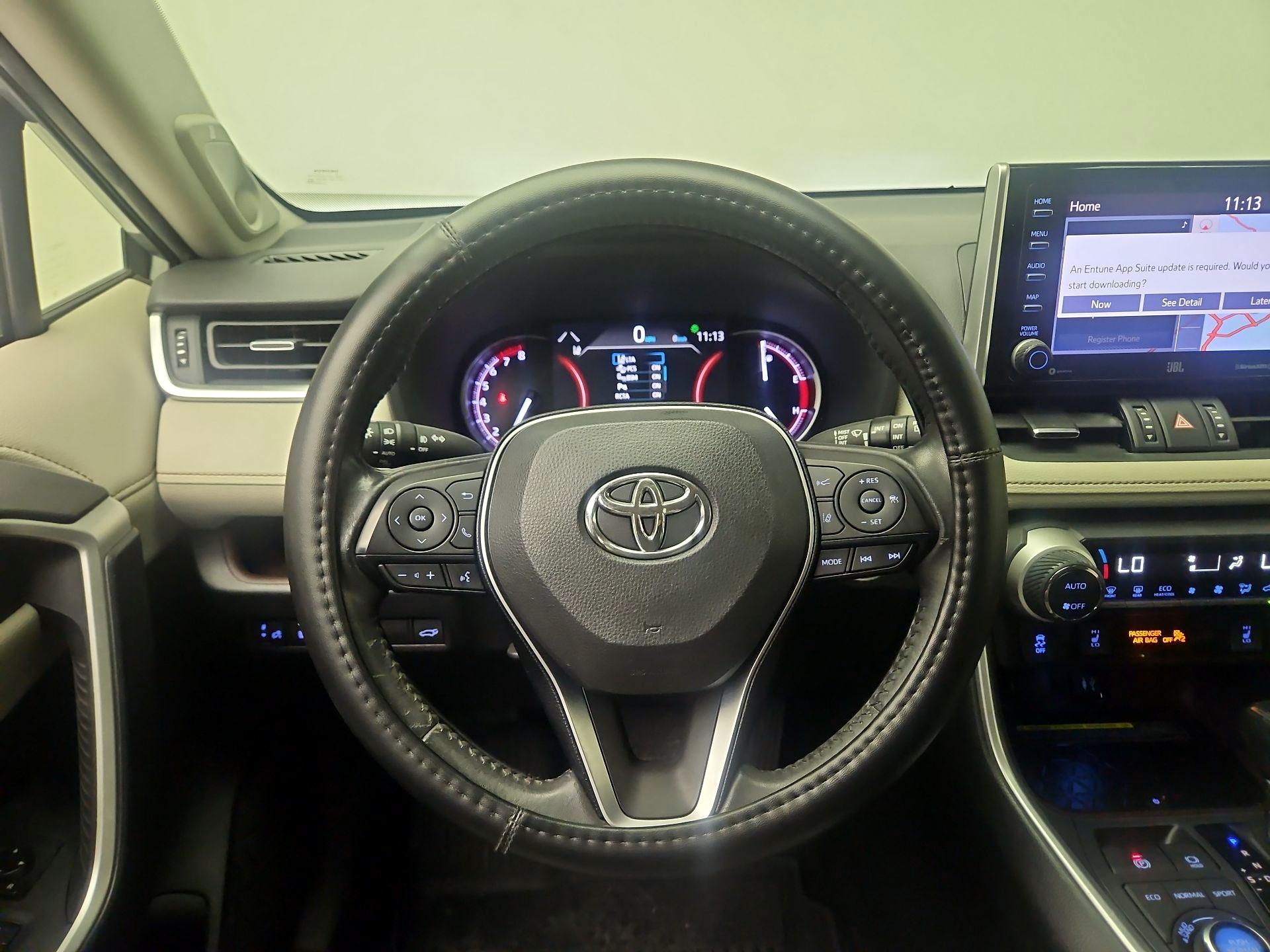 Thumbnail: 2019 Toyota RAV4 - 10