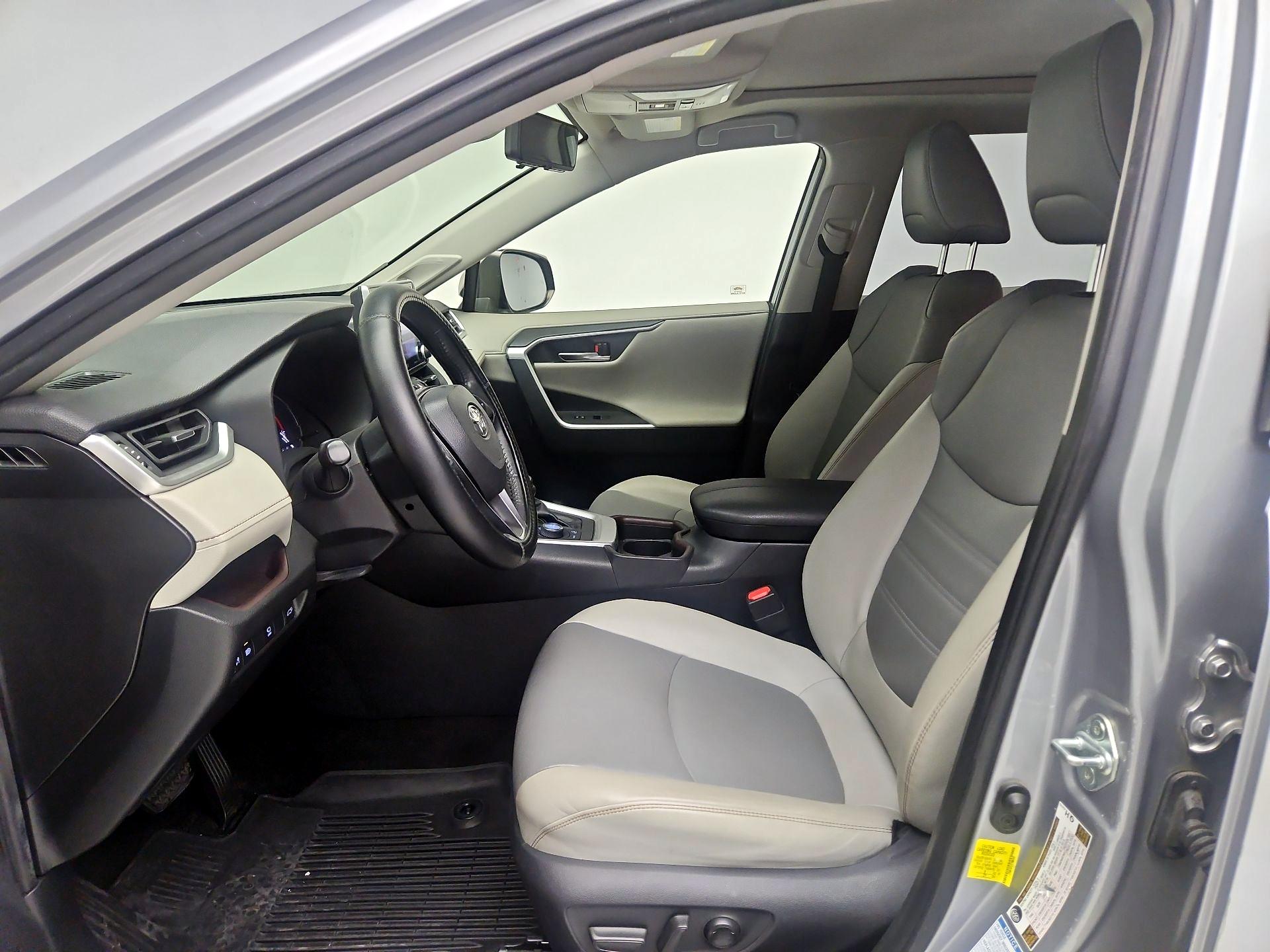 Thumbnail: 2019 Toyota RAV4 - 11