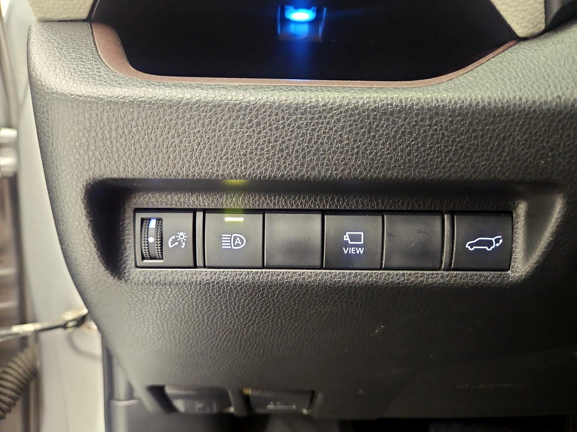 Thumbnail: 2019 Toyota RAV4 - 13