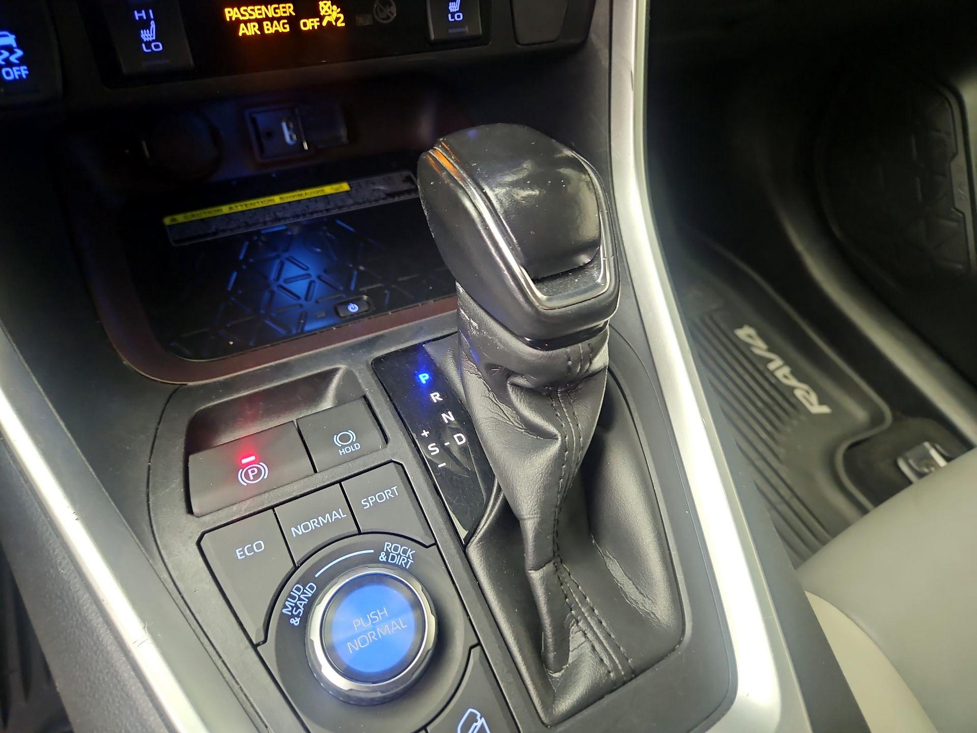 Thumbnail: 2019 Toyota RAV4 - 18