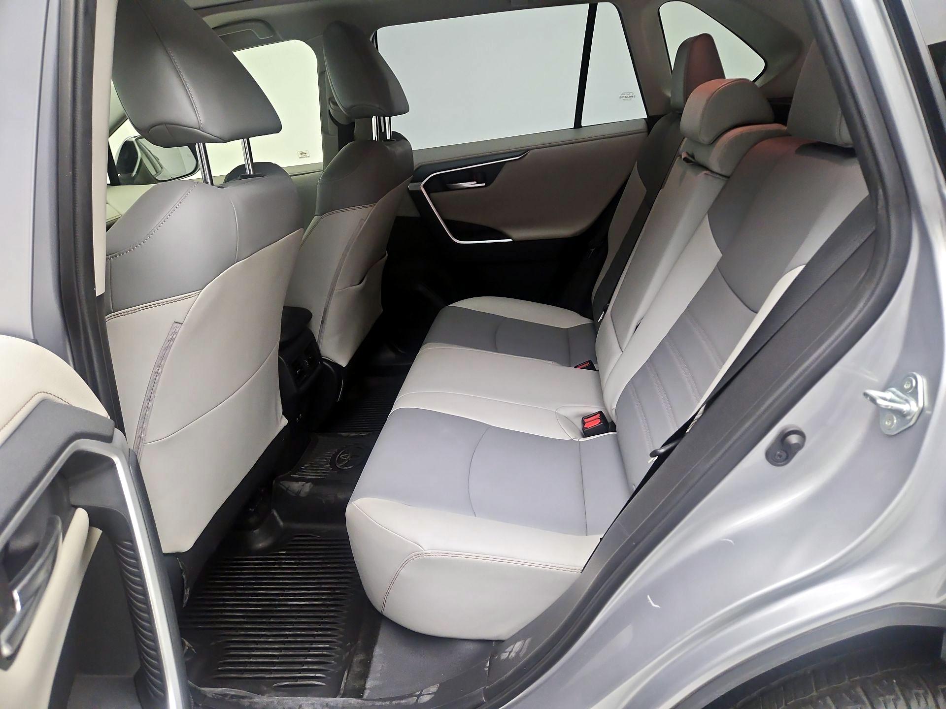 Thumbnail: 2019 Toyota RAV4 - 20