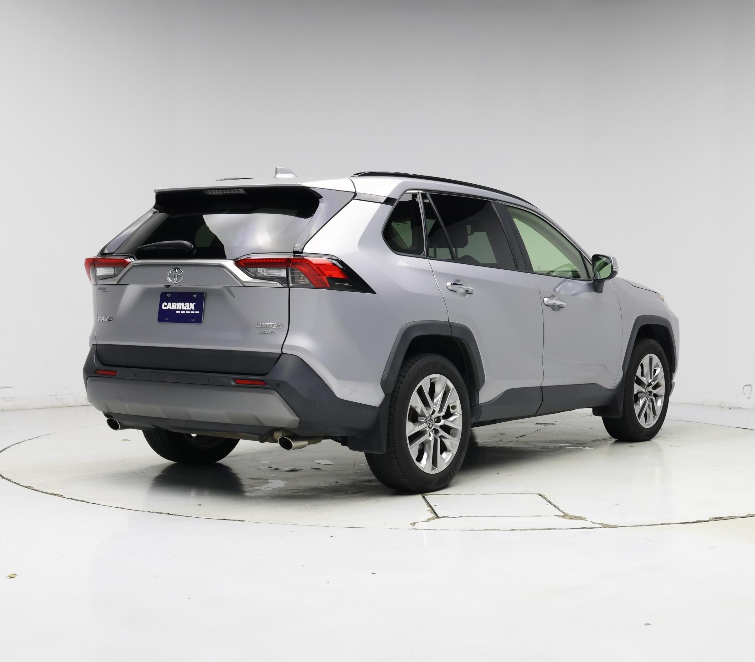 Thumbnail: 2019 Toyota RAV4 - 8