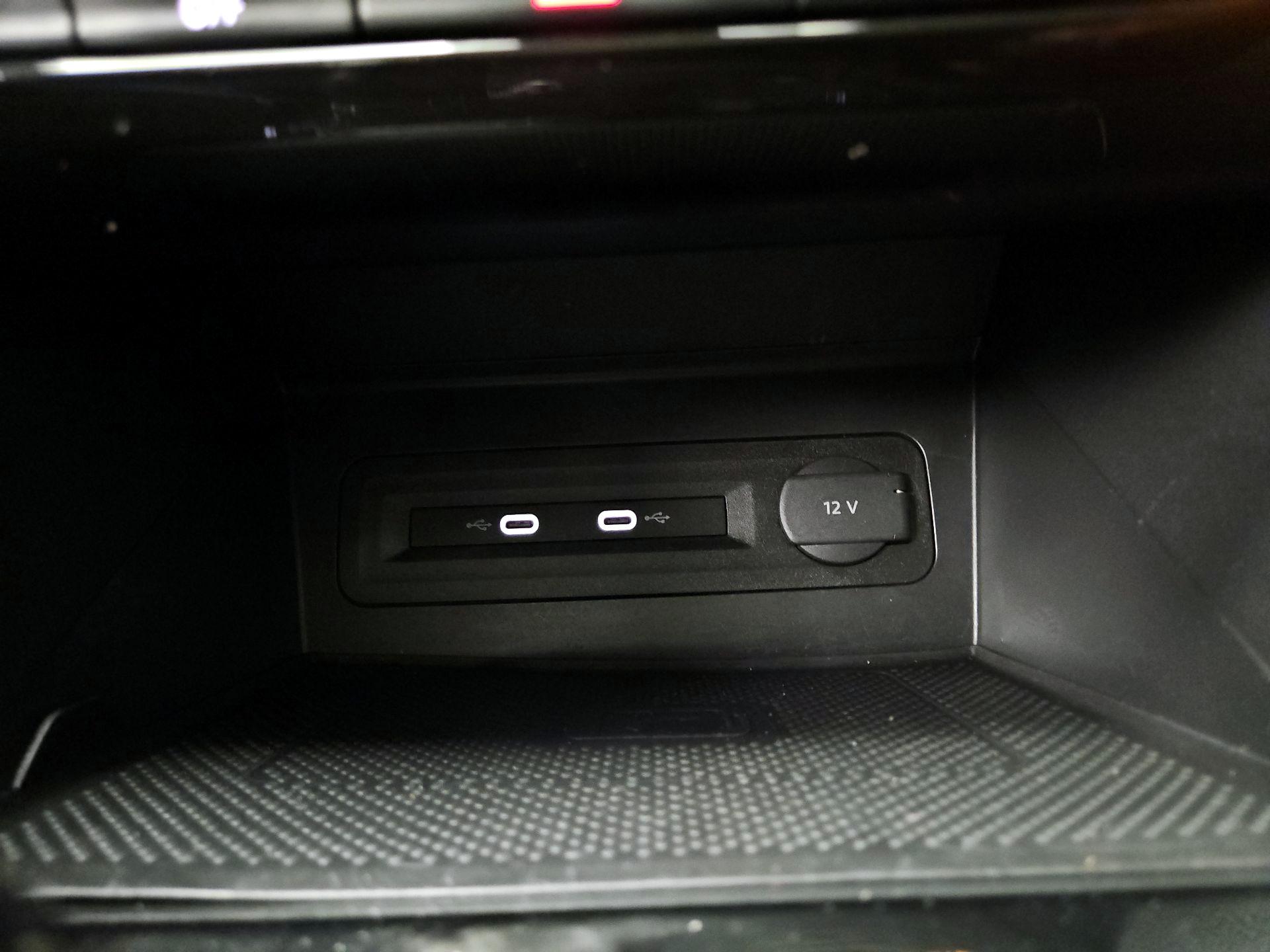 Thumbnail: 2022 Volkswagen Atlas - 19