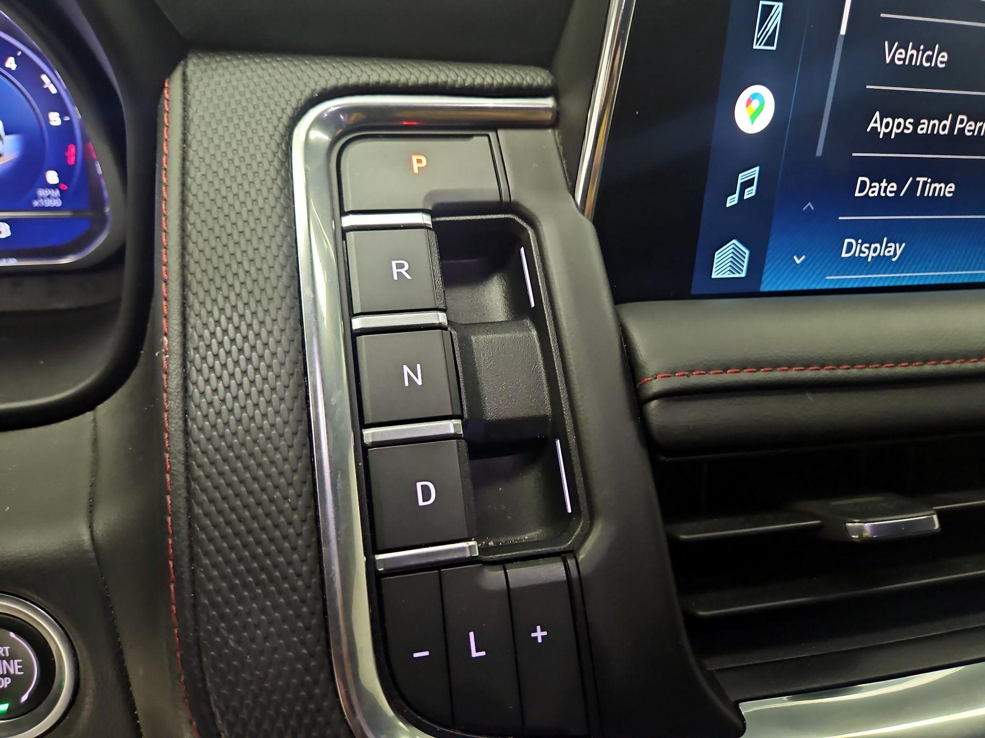 Thumbnail: 2022 Chevrolet Suburban - 17