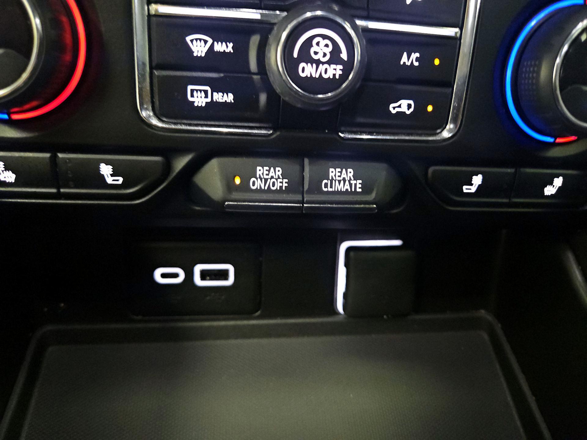 Thumbnail: 2022 Chevrolet Suburban - 18