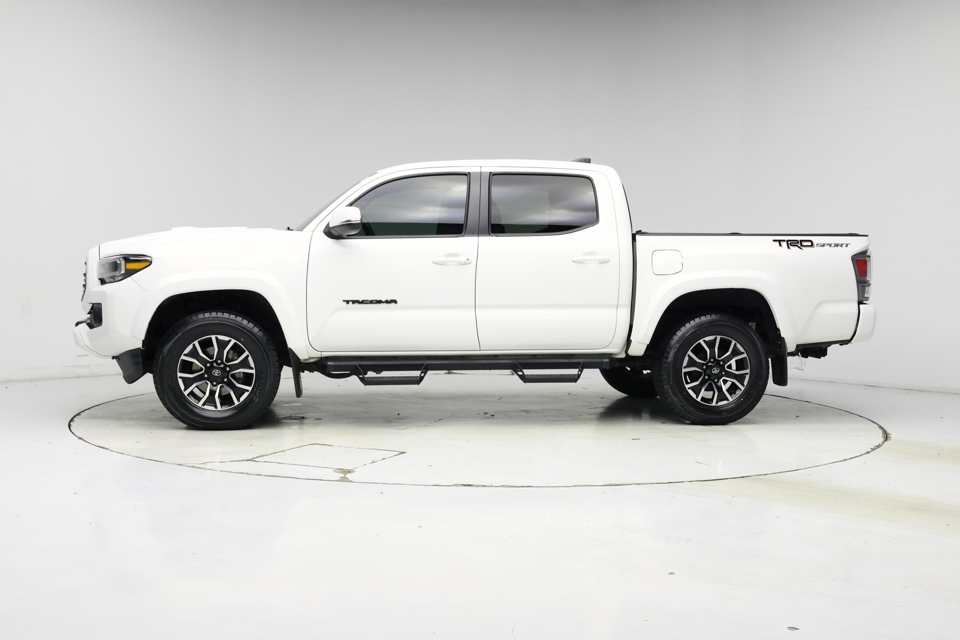 Thumbnail: 2022 Toyota Tacoma - 3
