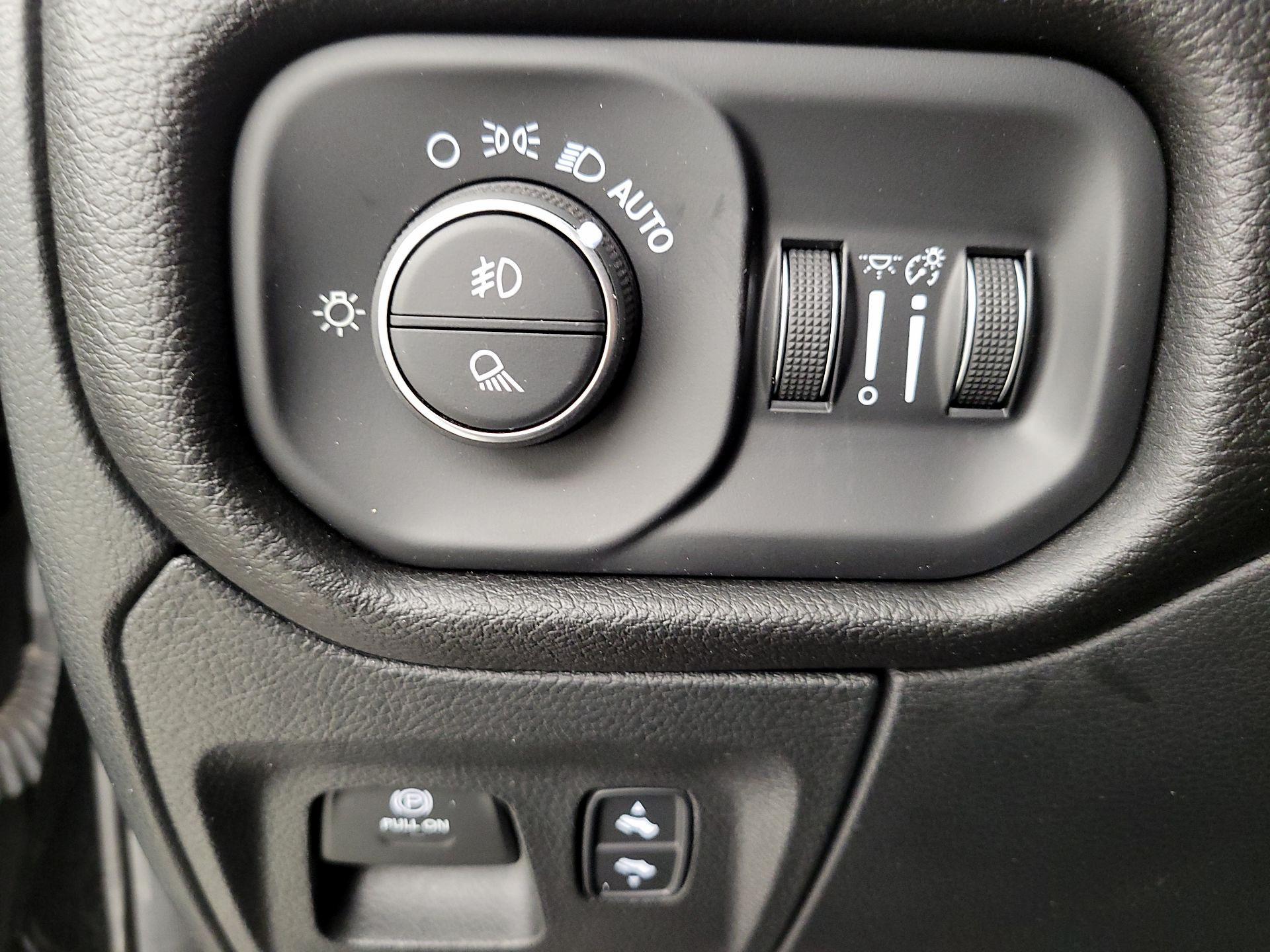 Thumbnail: 2025 RAM 1500 - 13