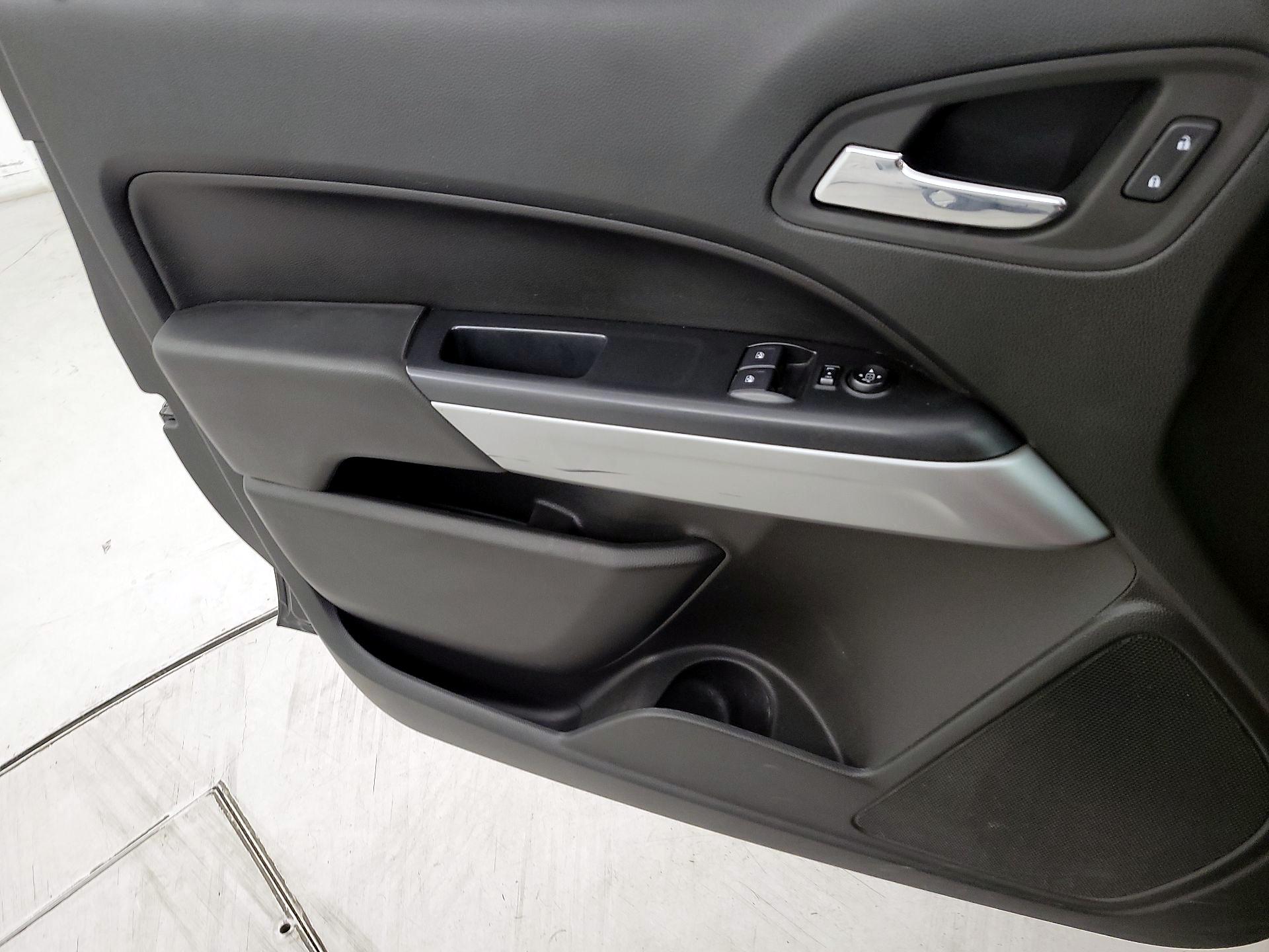 Thumbnail: 2022 Chevrolet Colorado - 12