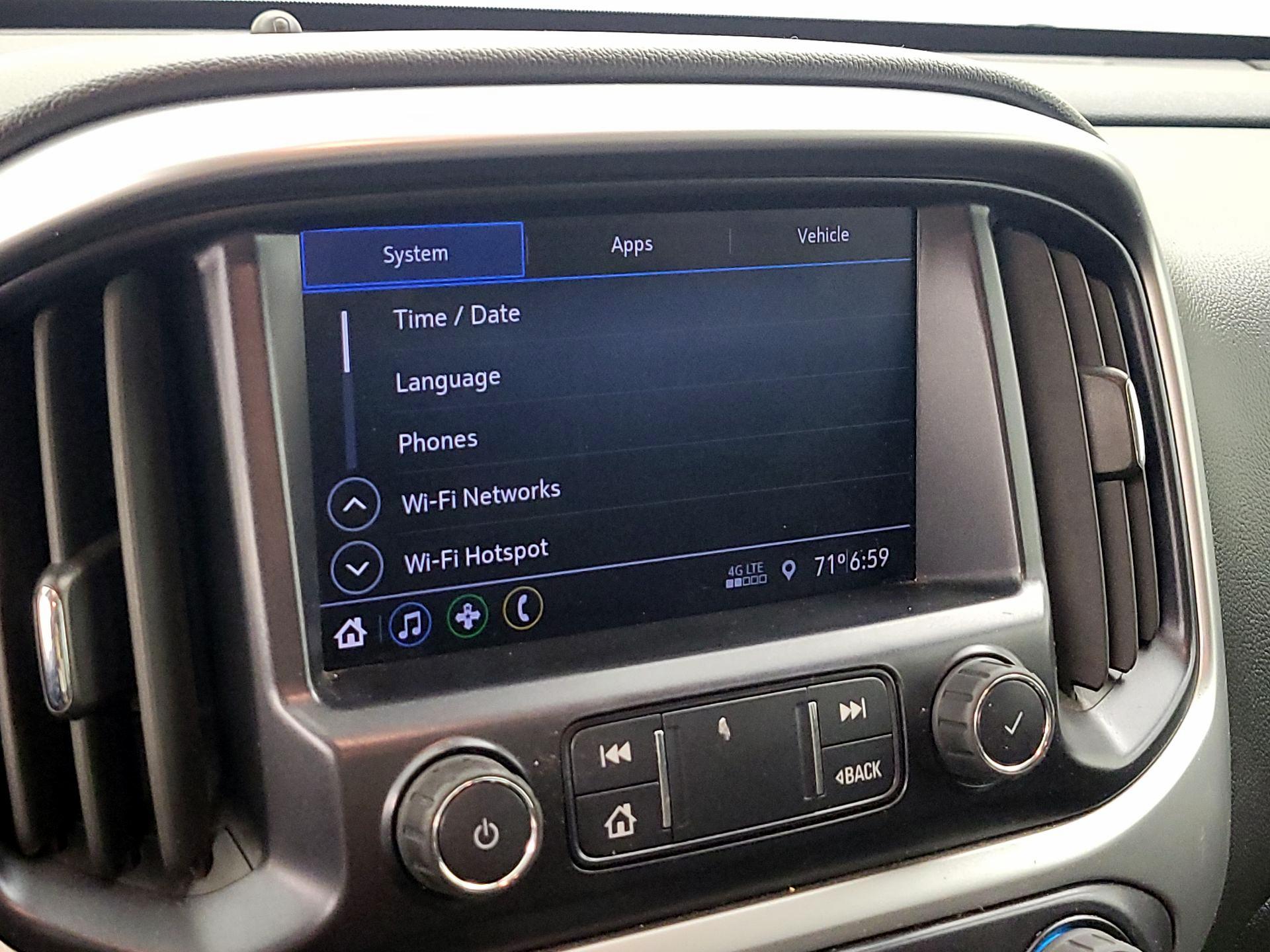 Thumbnail: 2022 Chevrolet Colorado - 14