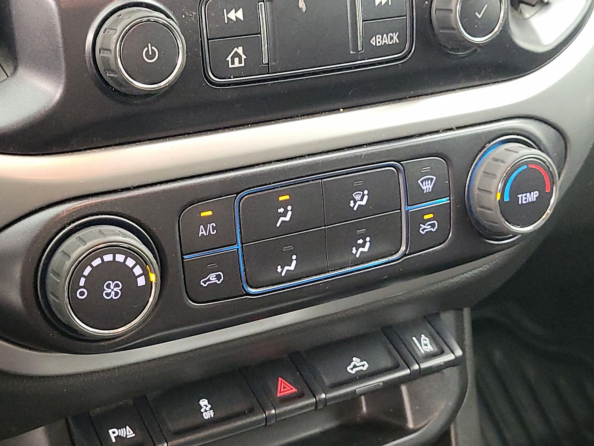 Thumbnail: 2022 Chevrolet Colorado - 15