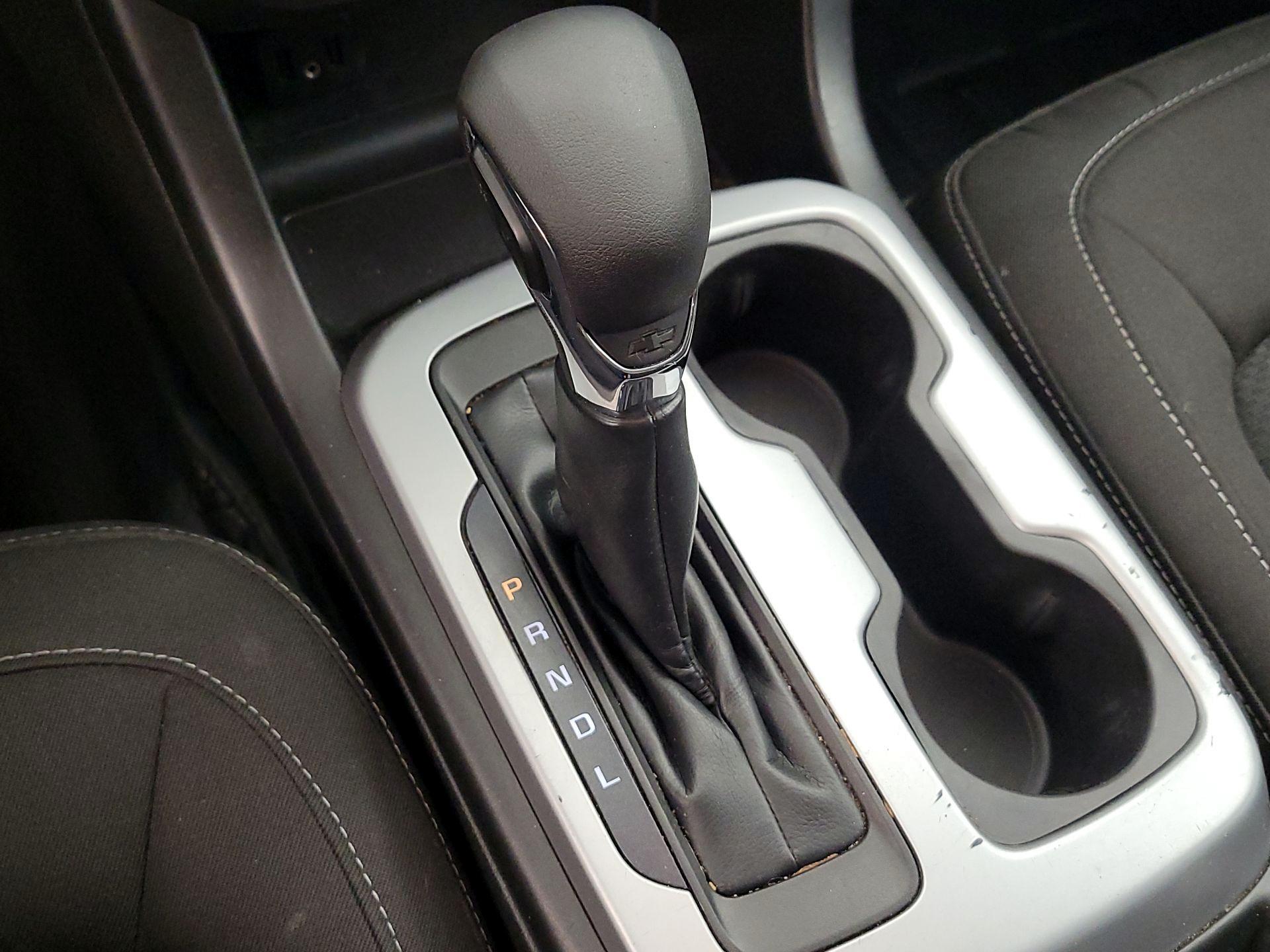 Thumbnail: 2022 Chevrolet Colorado - 16