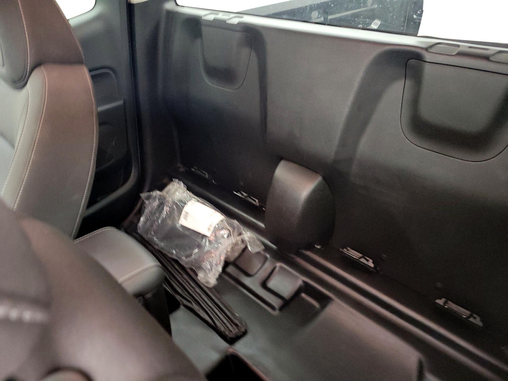 Thumbnail: 2022 Chevrolet Colorado - 17