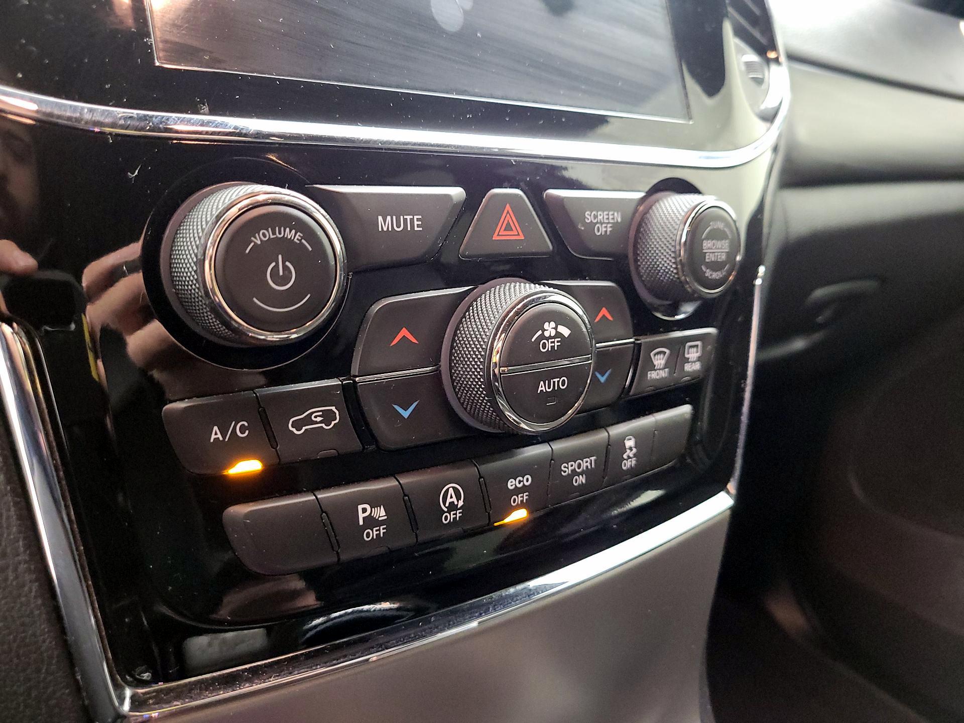 Thumbnail: 2020 Jeep Grand Cherokee - 14