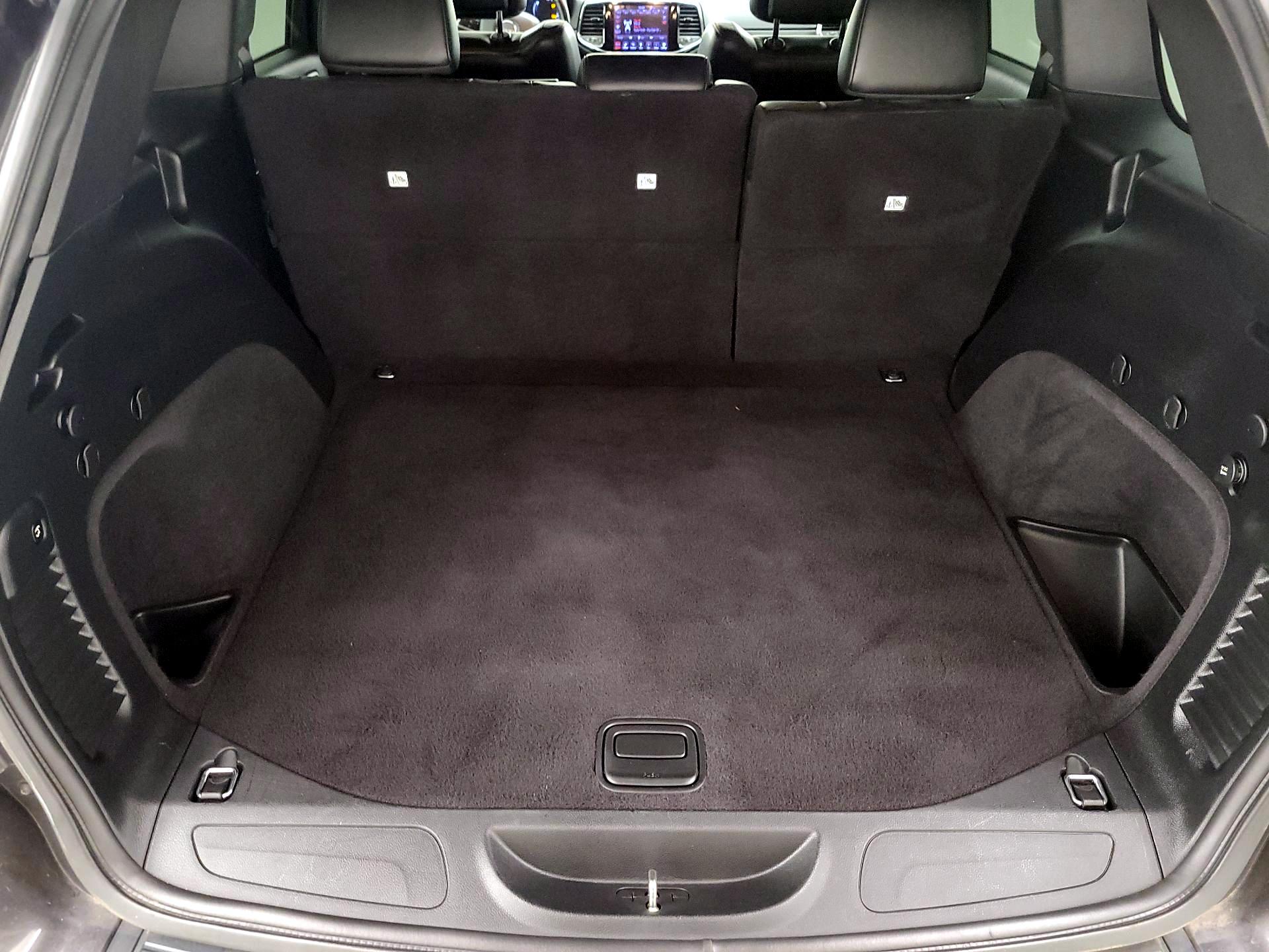 Thumbnail: 2020 Jeep Grand Cherokee - 16