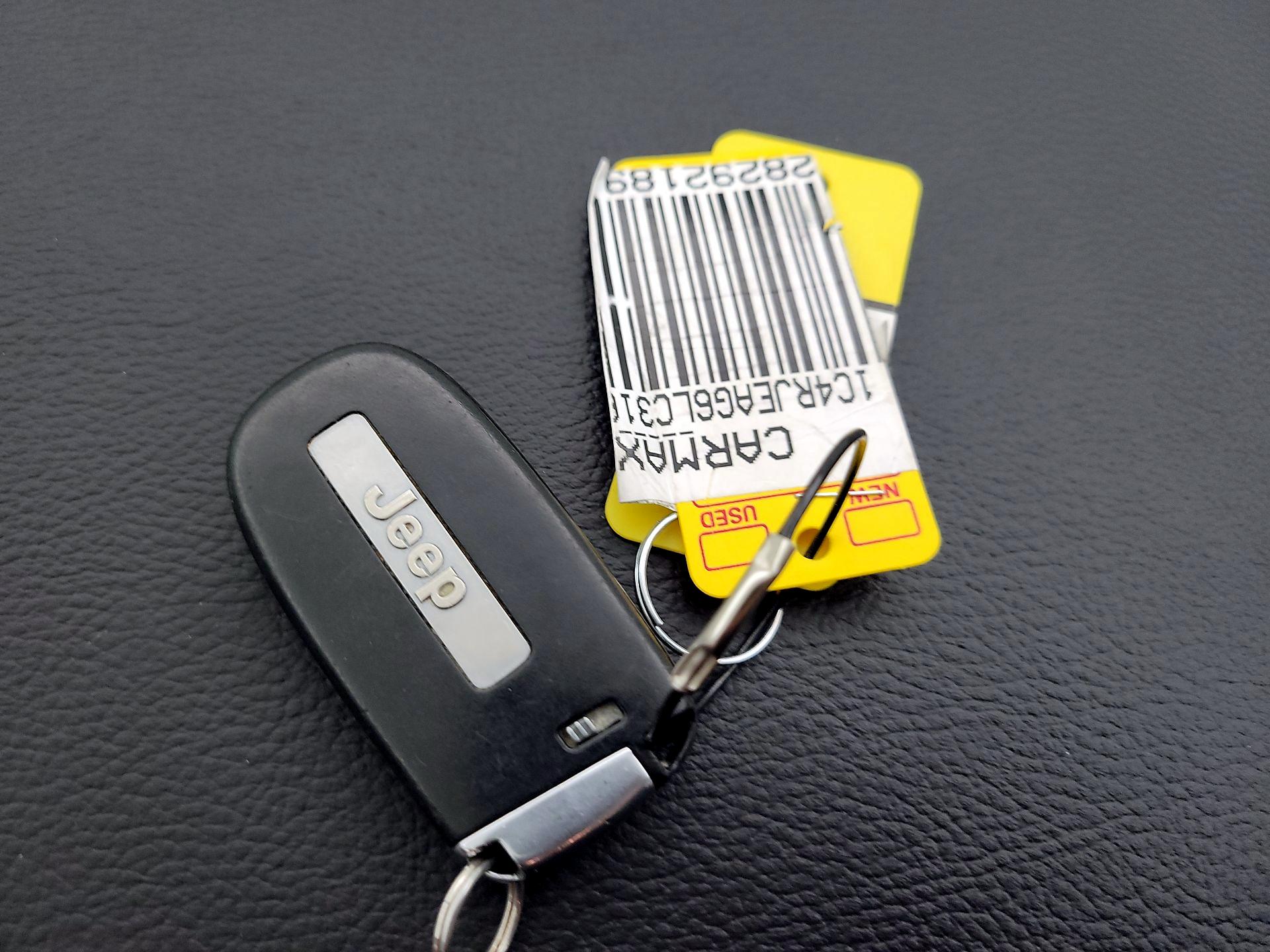 Thumbnail: 2020 Jeep Grand Cherokee - 18