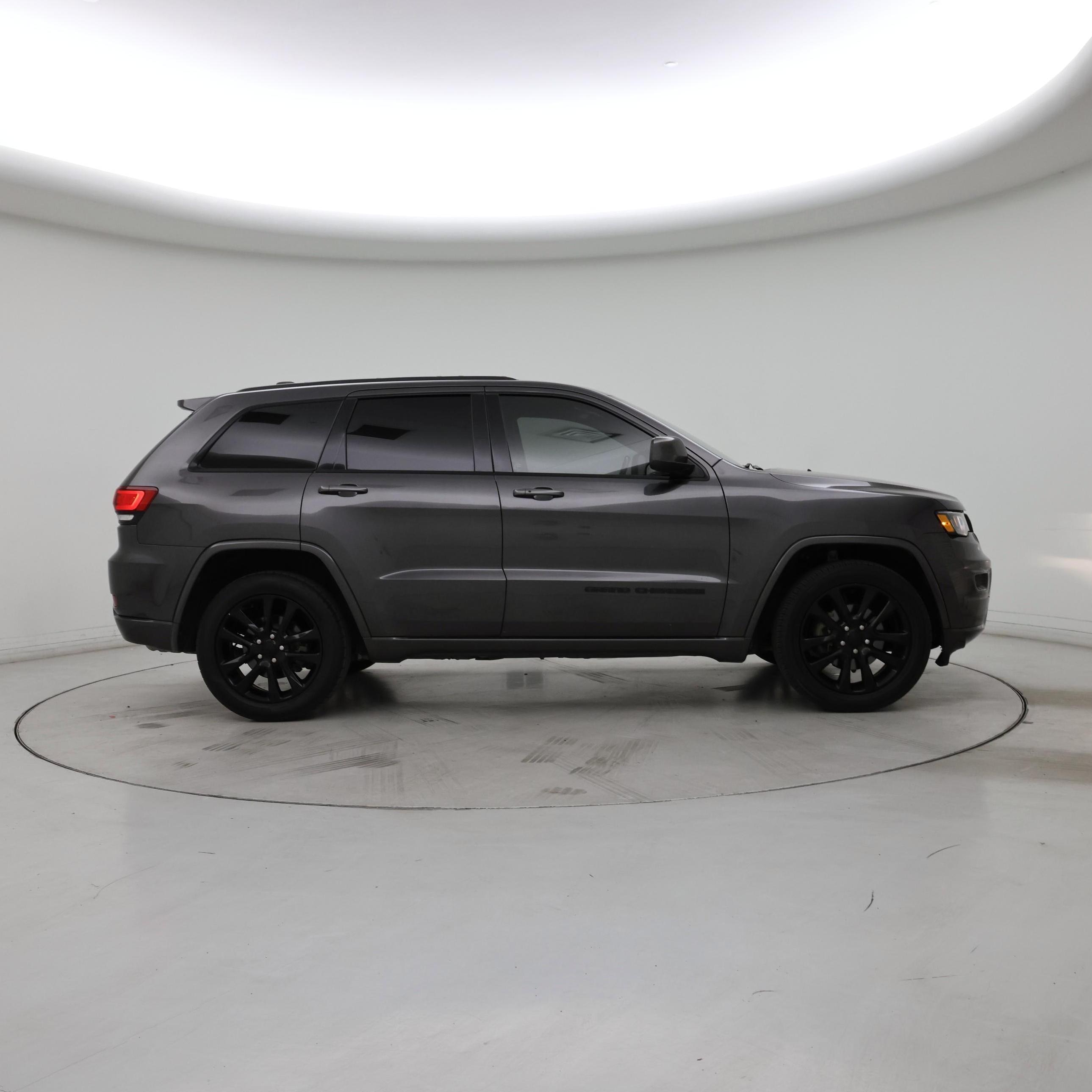 Thumbnail: 2020 Jeep Grand Cherokee - 7