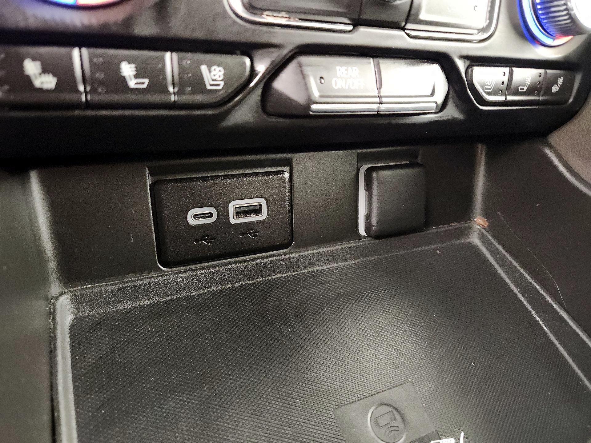 Thumbnail: 2023 GMC Yukon - 19