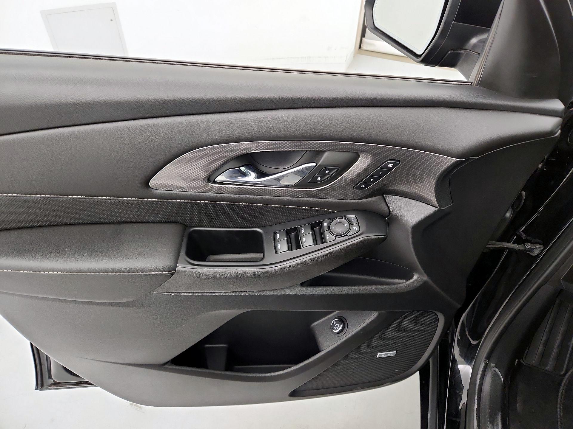 Thumbnail: 2023 Chevrolet Traverse - 12