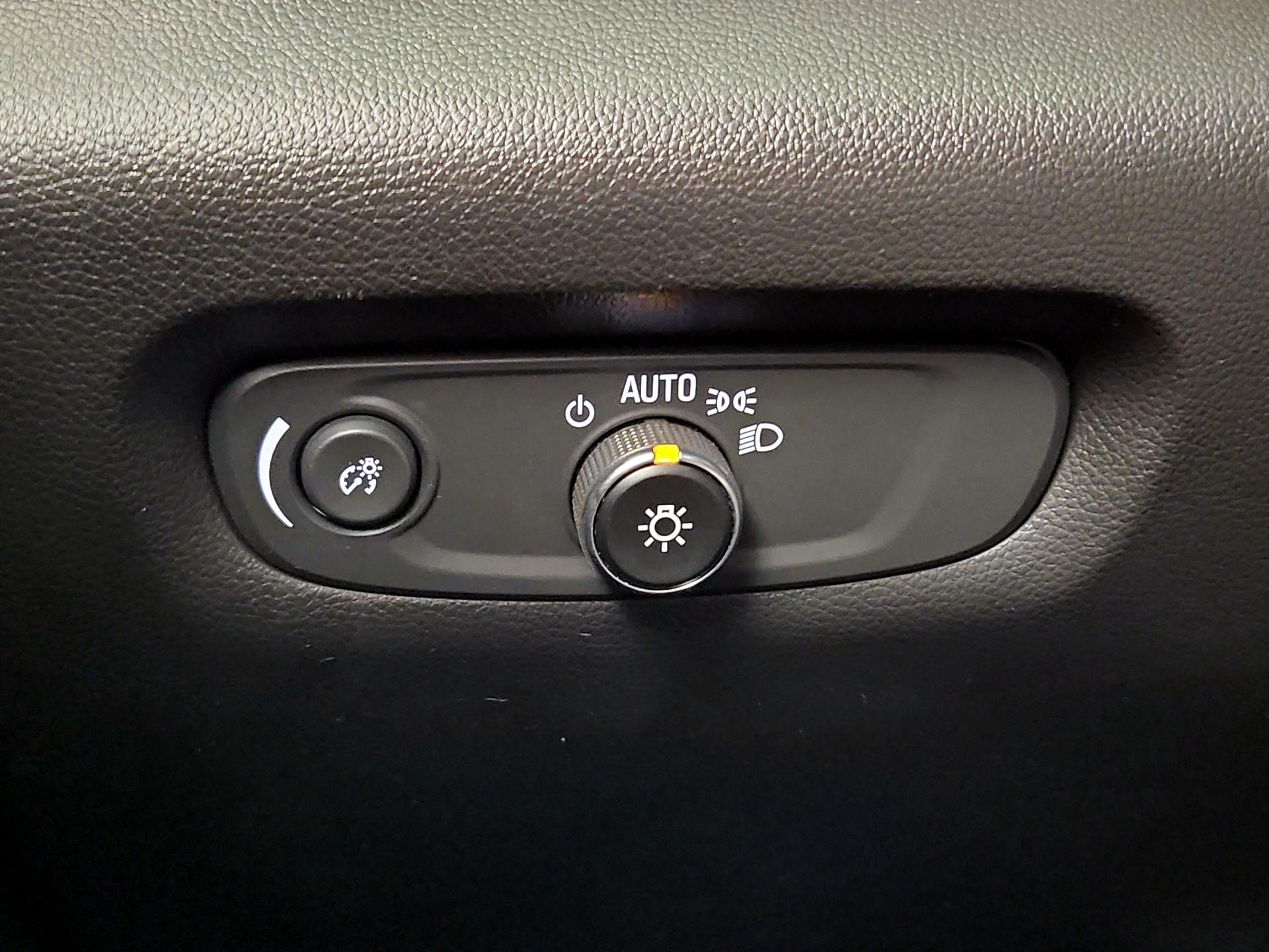 Thumbnail: 2023 Chevrolet Traverse - 13