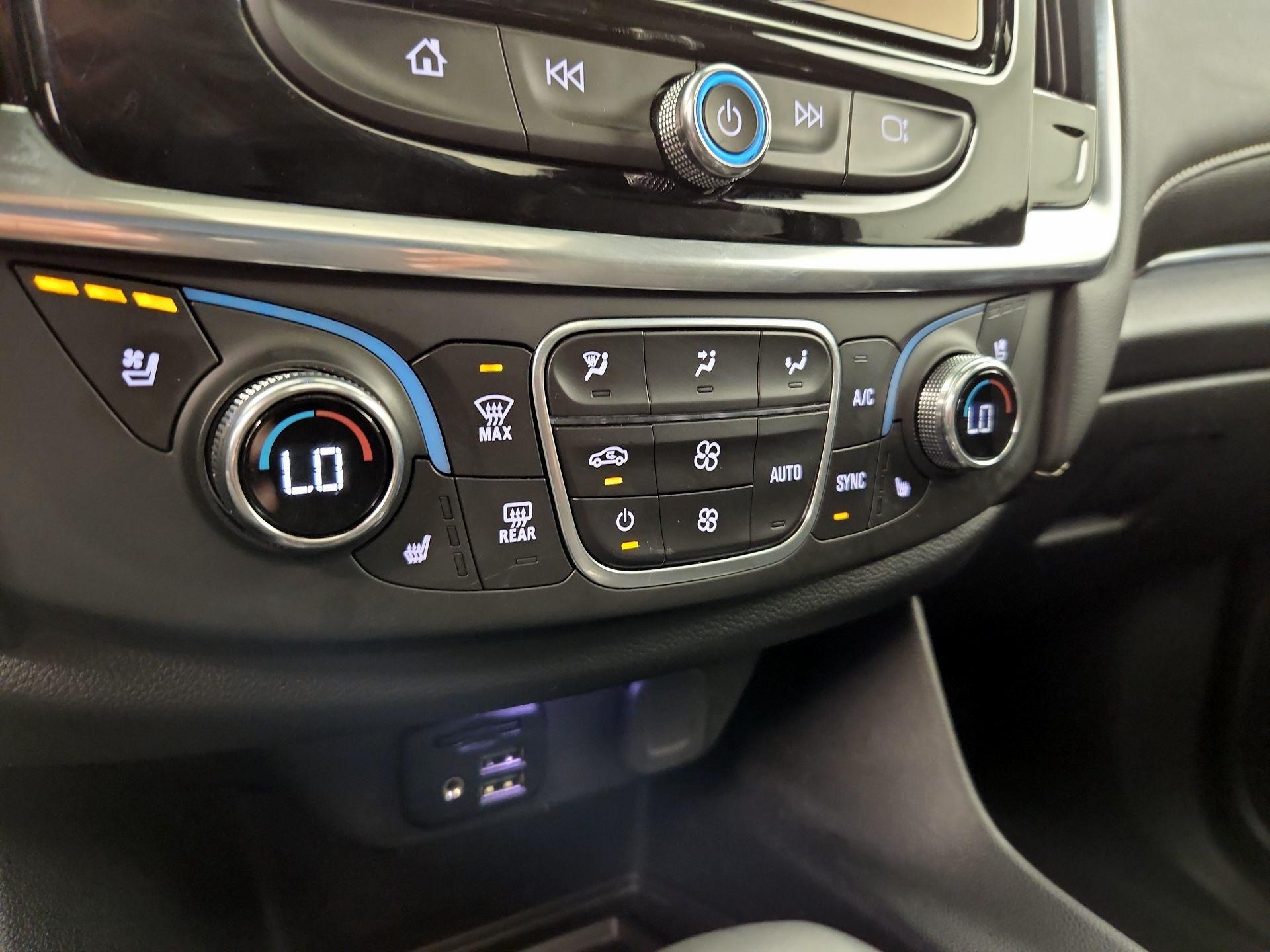 Thumbnail: 2023 Chevrolet Traverse - 17