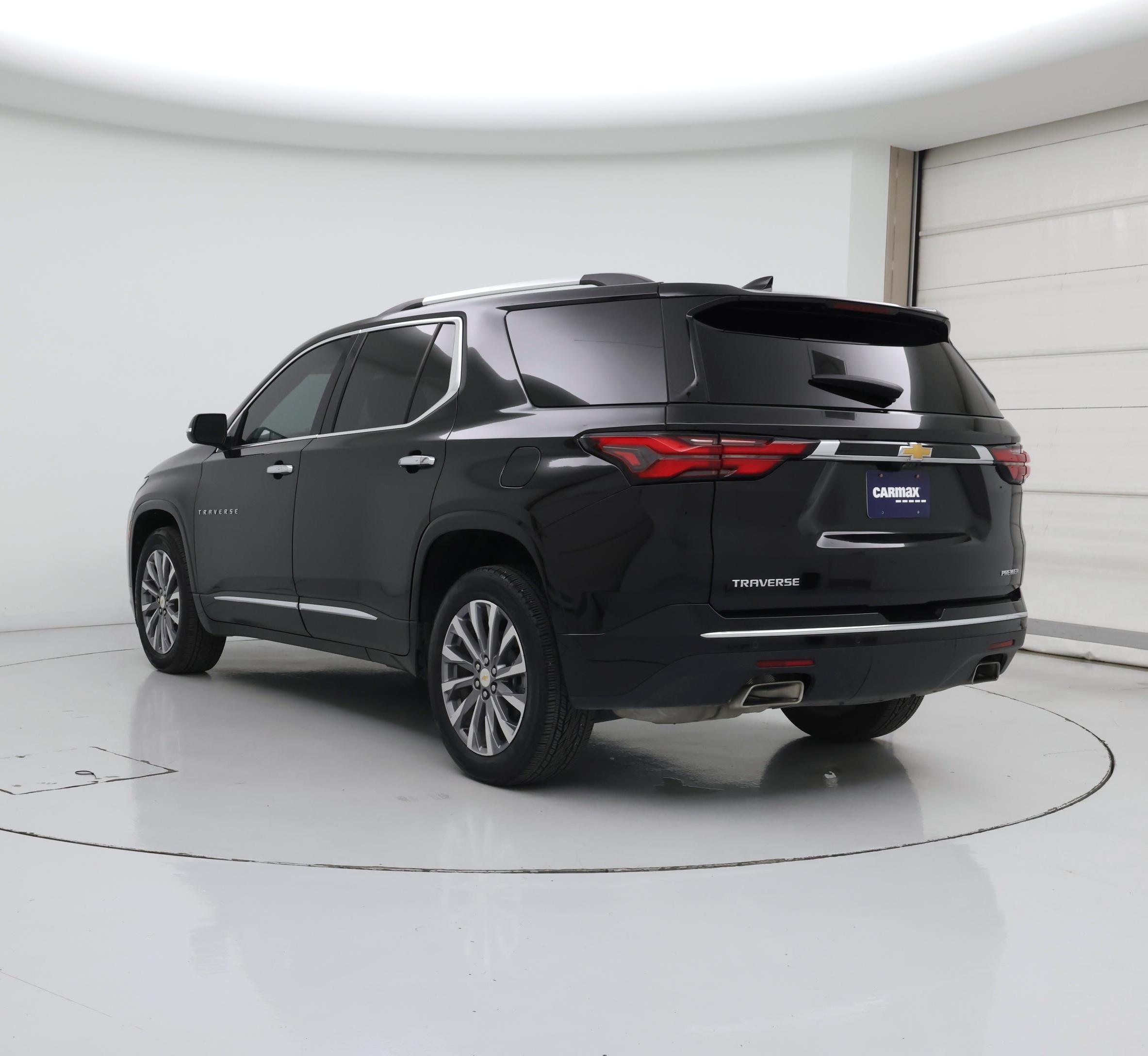 Thumbnail: 2023 Chevrolet Traverse - 2
