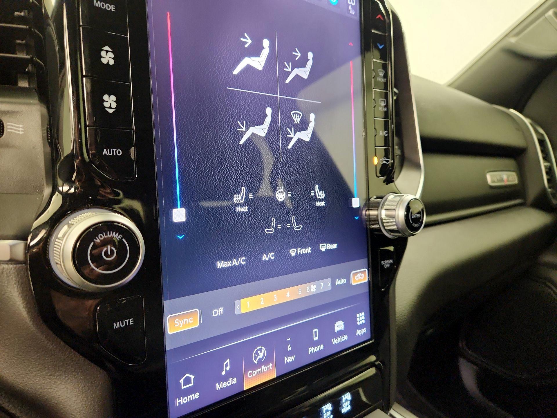 Thumbnail: 2025 RAM 1500 - 17