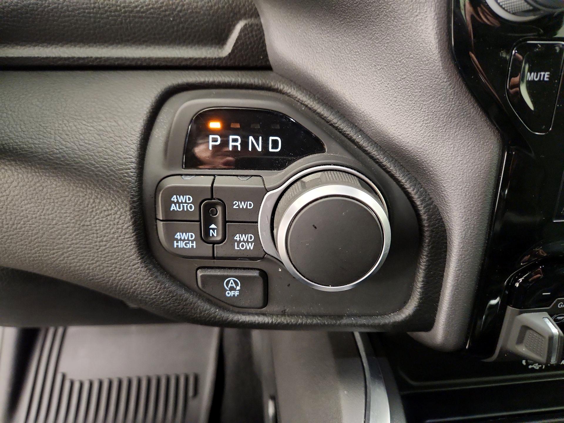 Thumbnail: 2025 RAM 1500 - 18