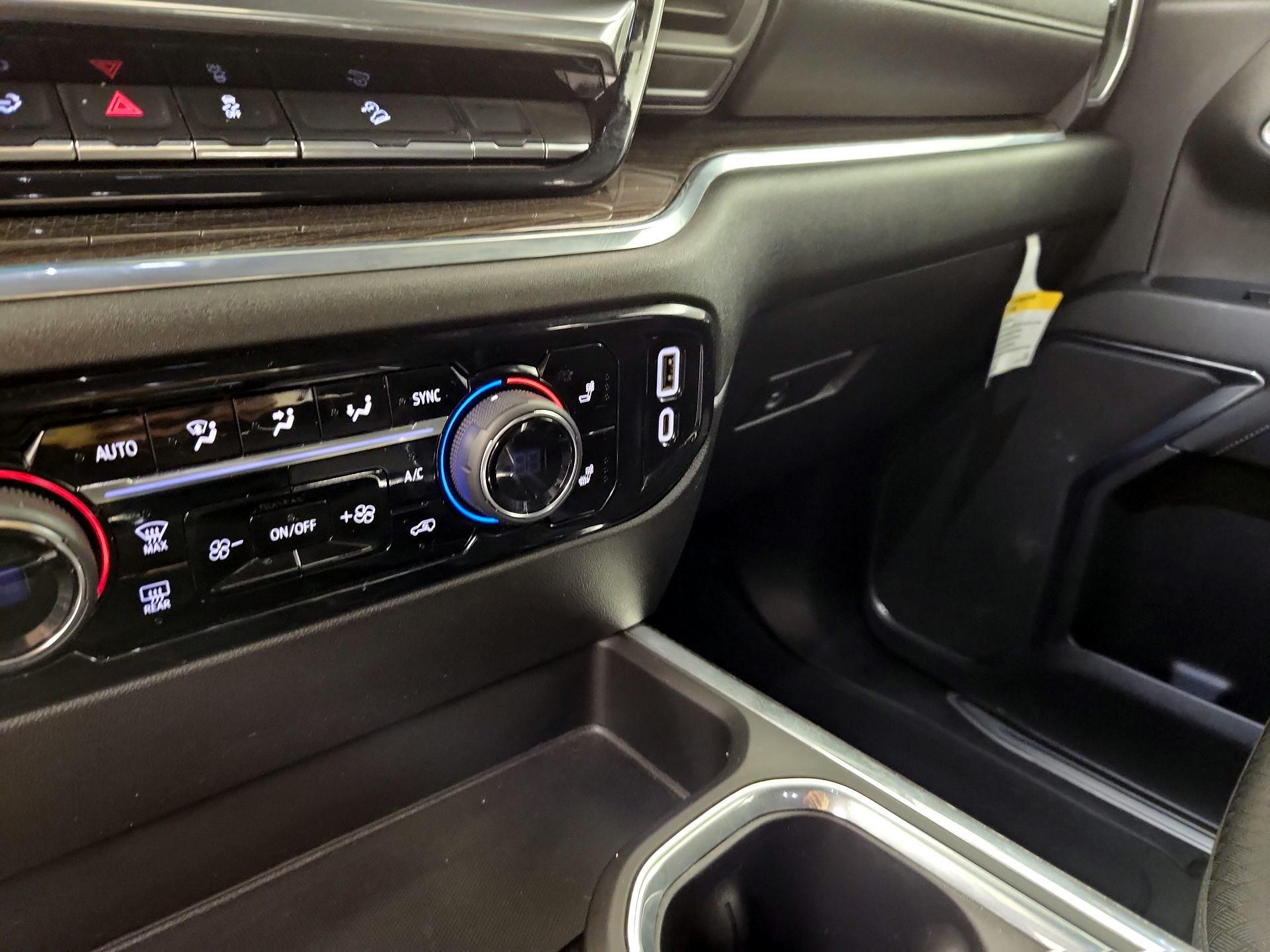 Thumbnail: 2024 Chevrolet Silverado 1500 - 18