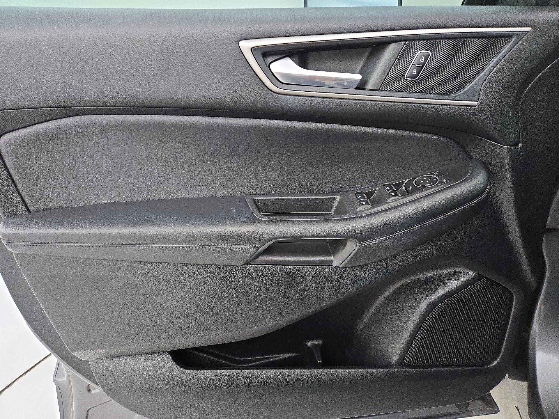 Thumbnail: 2022 Ford Edge - 12