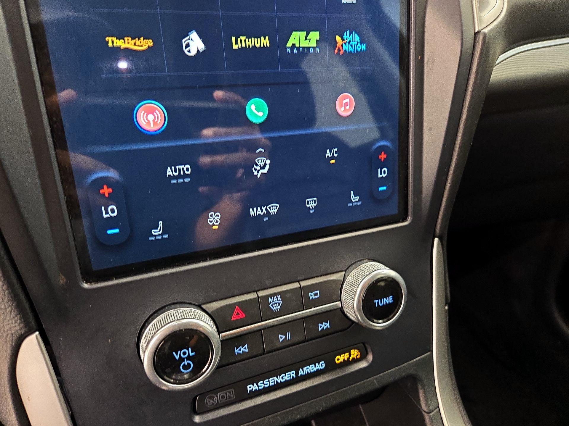 Thumbnail: 2022 Ford Edge - 16