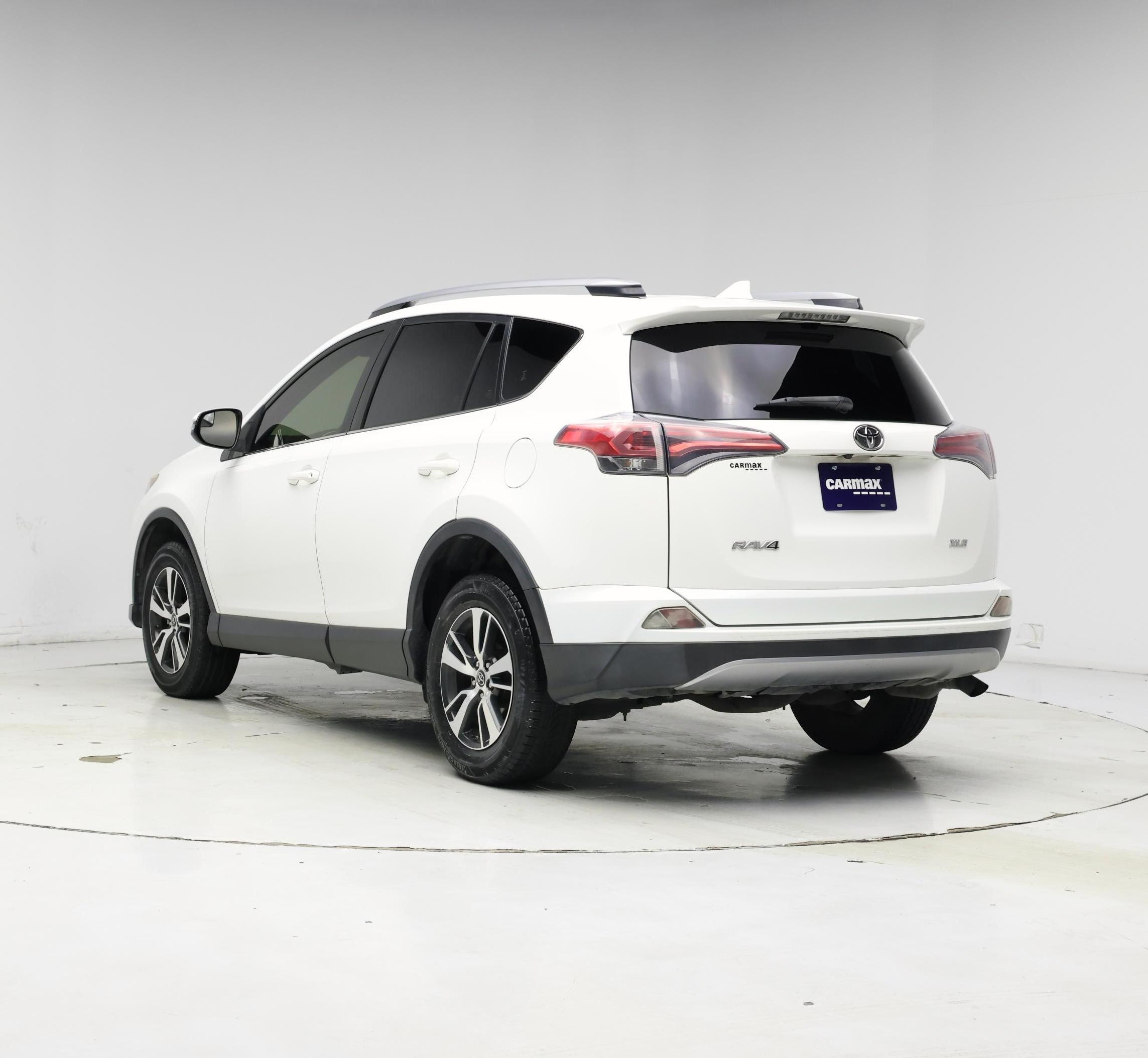 Thumbnail: 2017 Toyota RAV4 - 2