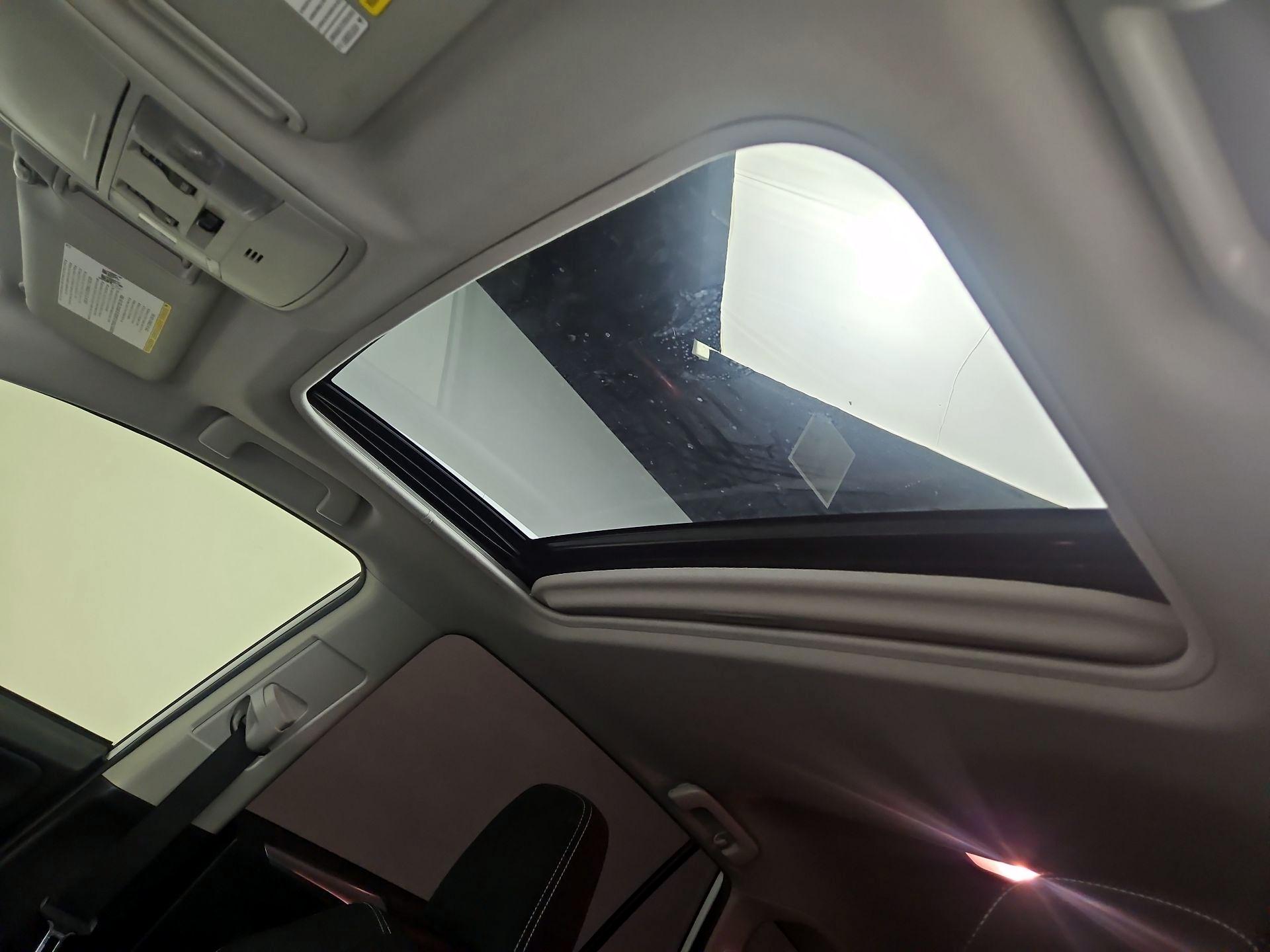 Thumbnail: 2017 Toyota RAV4 - 19