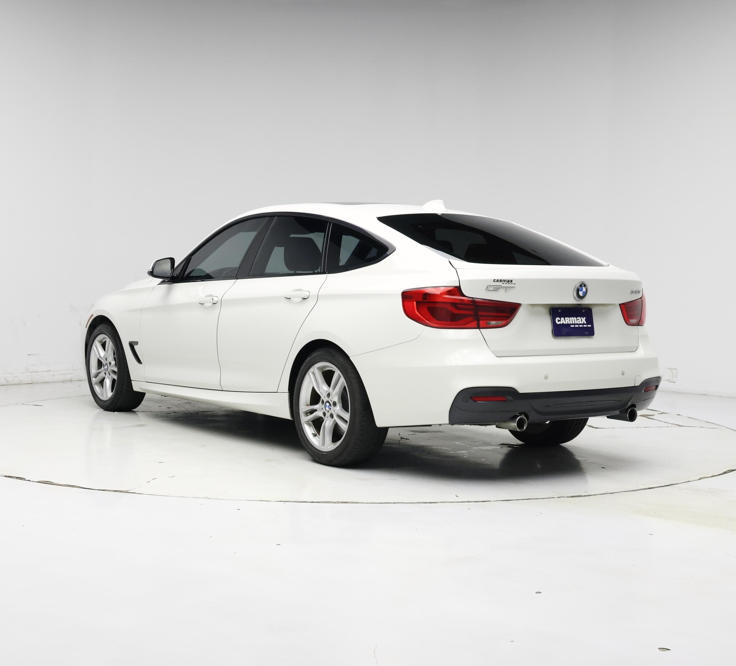 Thumbnail: 2017 BMW 3 Series - 2